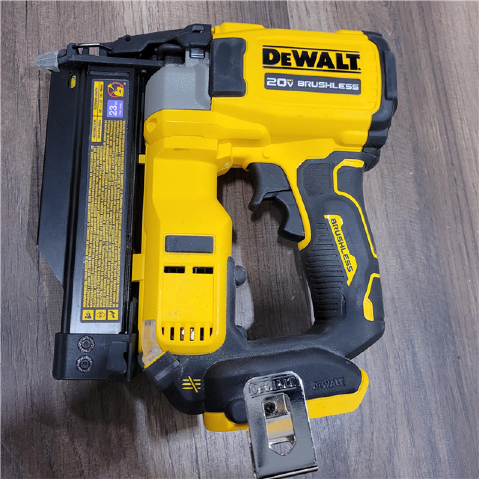 AS-IS DEWALT ATOMIC 20V MAX Lithium Ion Cordless 23 Gauge Pin Nailer Kit with 3.0Ah Battery and Charger