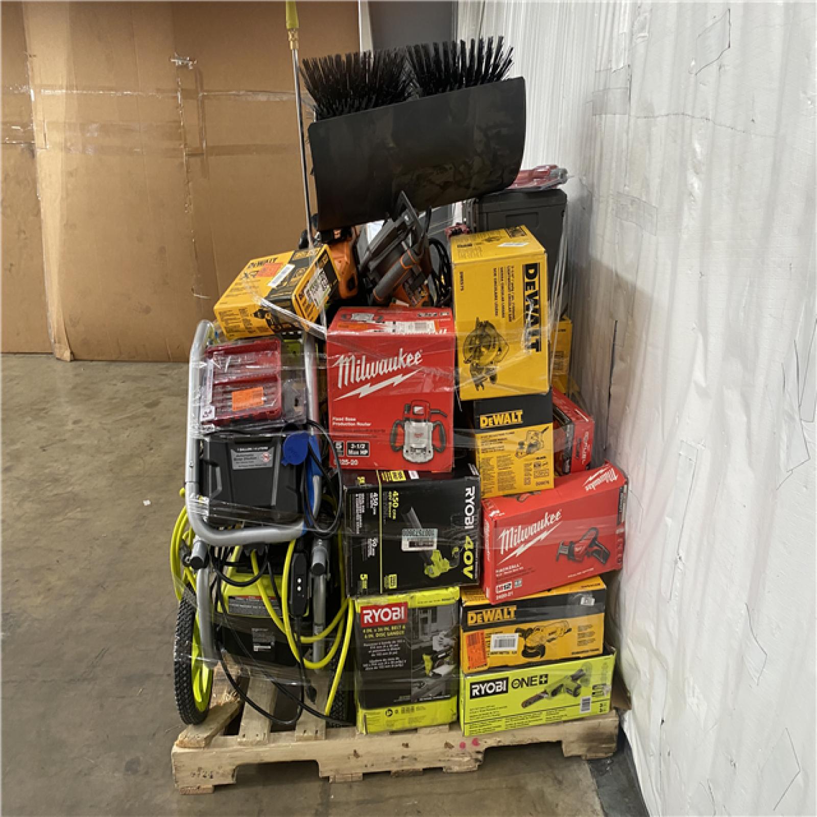 Houston Location AS IS - Tool Pallet