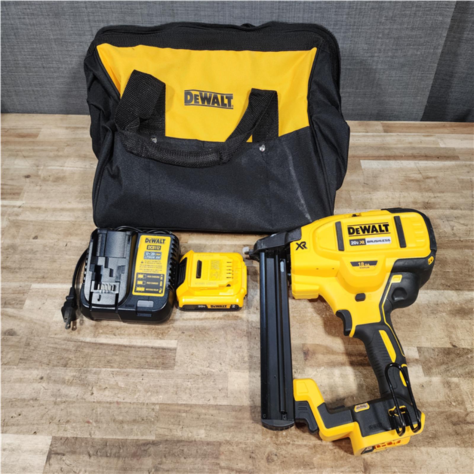 HOUSTON LOCATION - AS - IS DEWALT 20V MAX XR Lithium-Ion Cordless 18-Gauge Narrow Crown Stapler Kit
