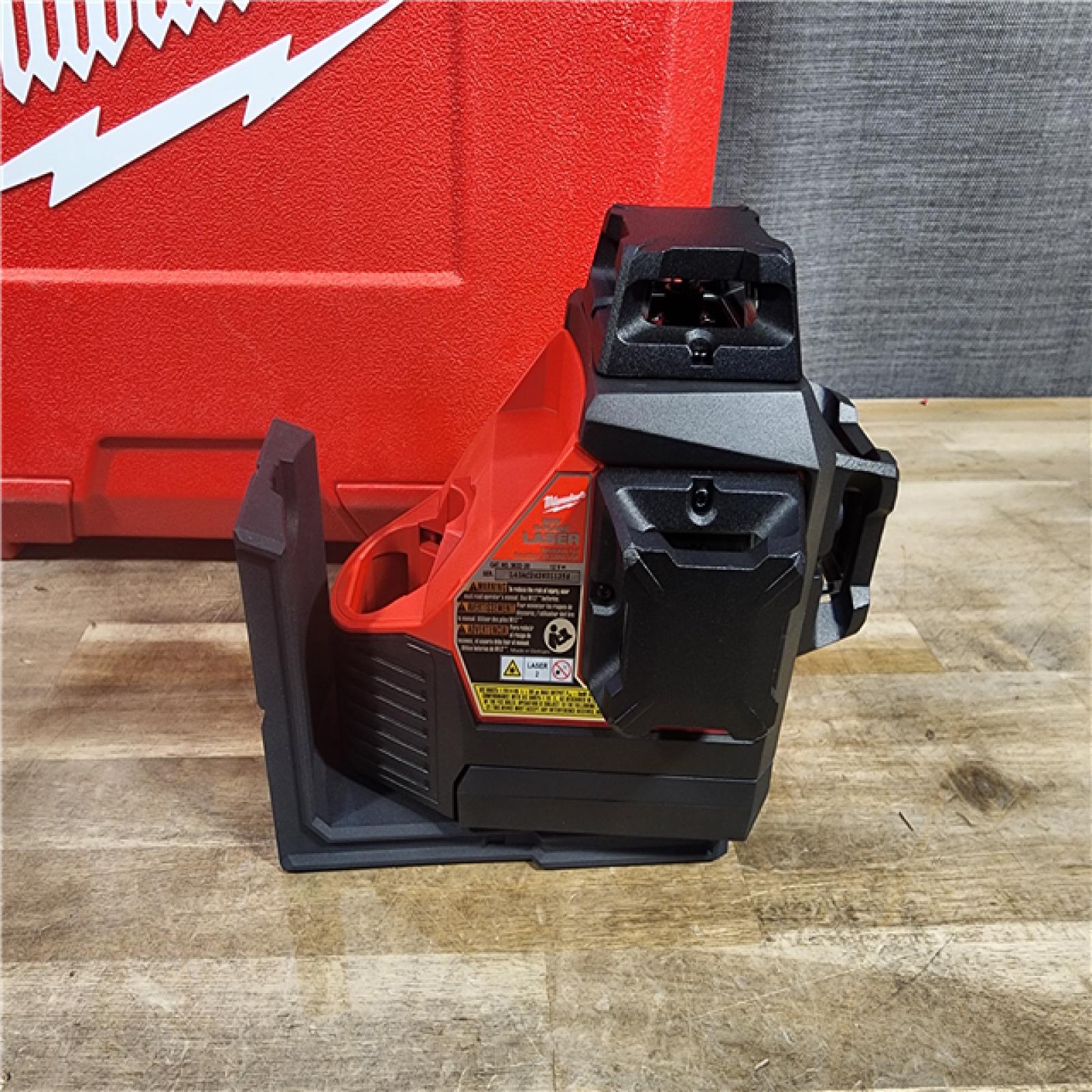 HOUSTON LOCATION - AS-IS (APPEARS LIKE NEW) Milwaukee-3632-21 M12 Green Beam Laser 360° 3-Plane Kit