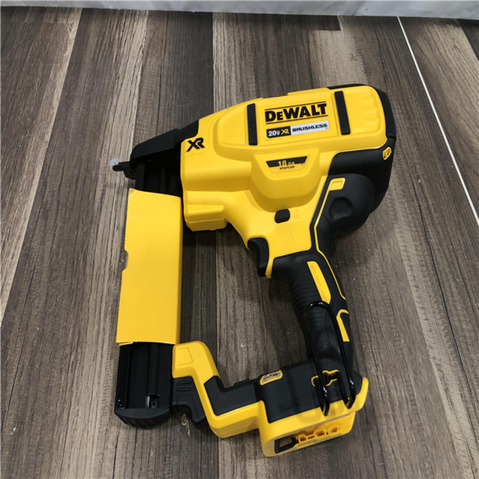 AS-IS DEWALT 20V MAX XR Lithium-Ion Cordless 18-Gauge Narrow Crown Stapler Kit