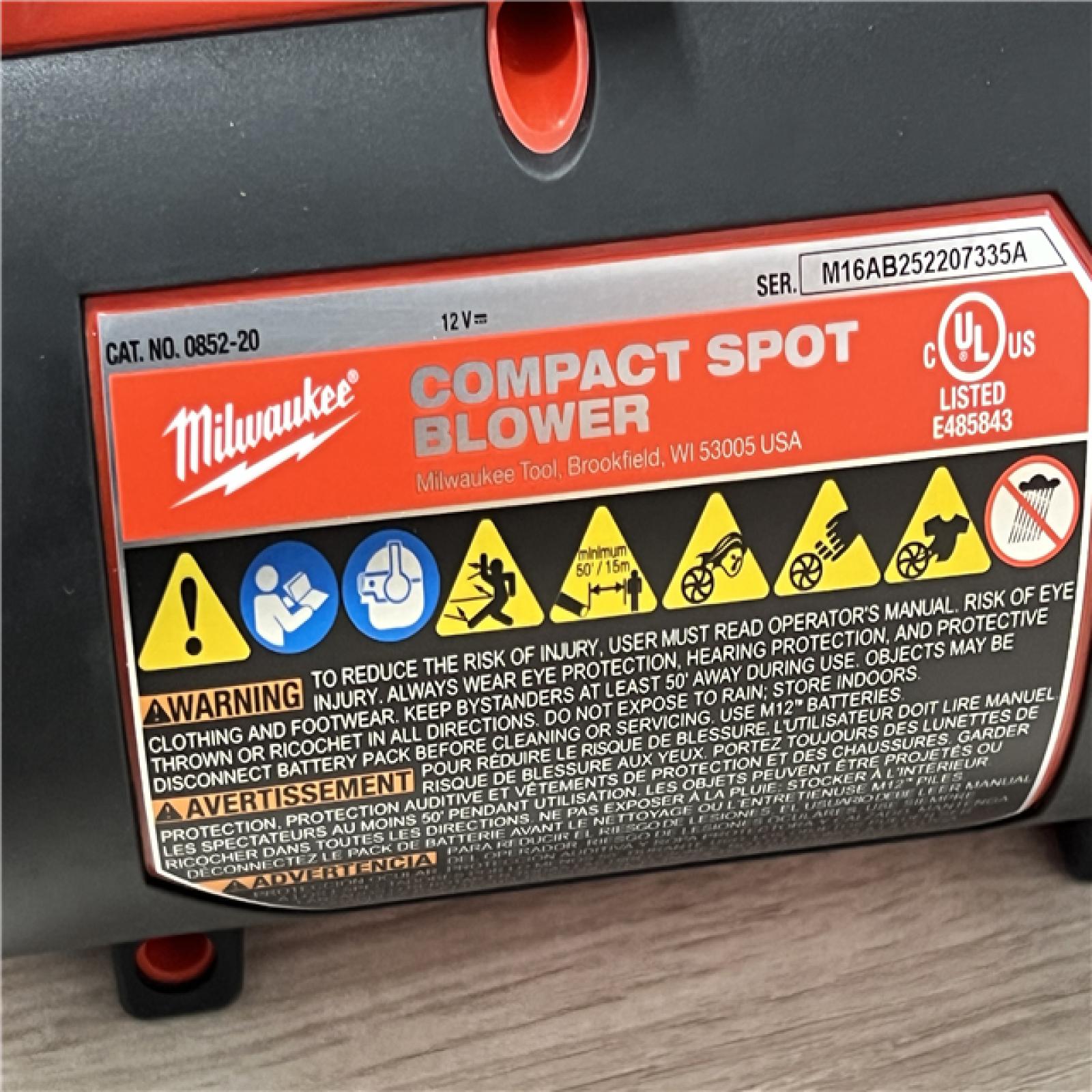 AS-IS Milwaukee 12V Lithium-Ion Cordless Compact Spot Blower (Tool-Only)