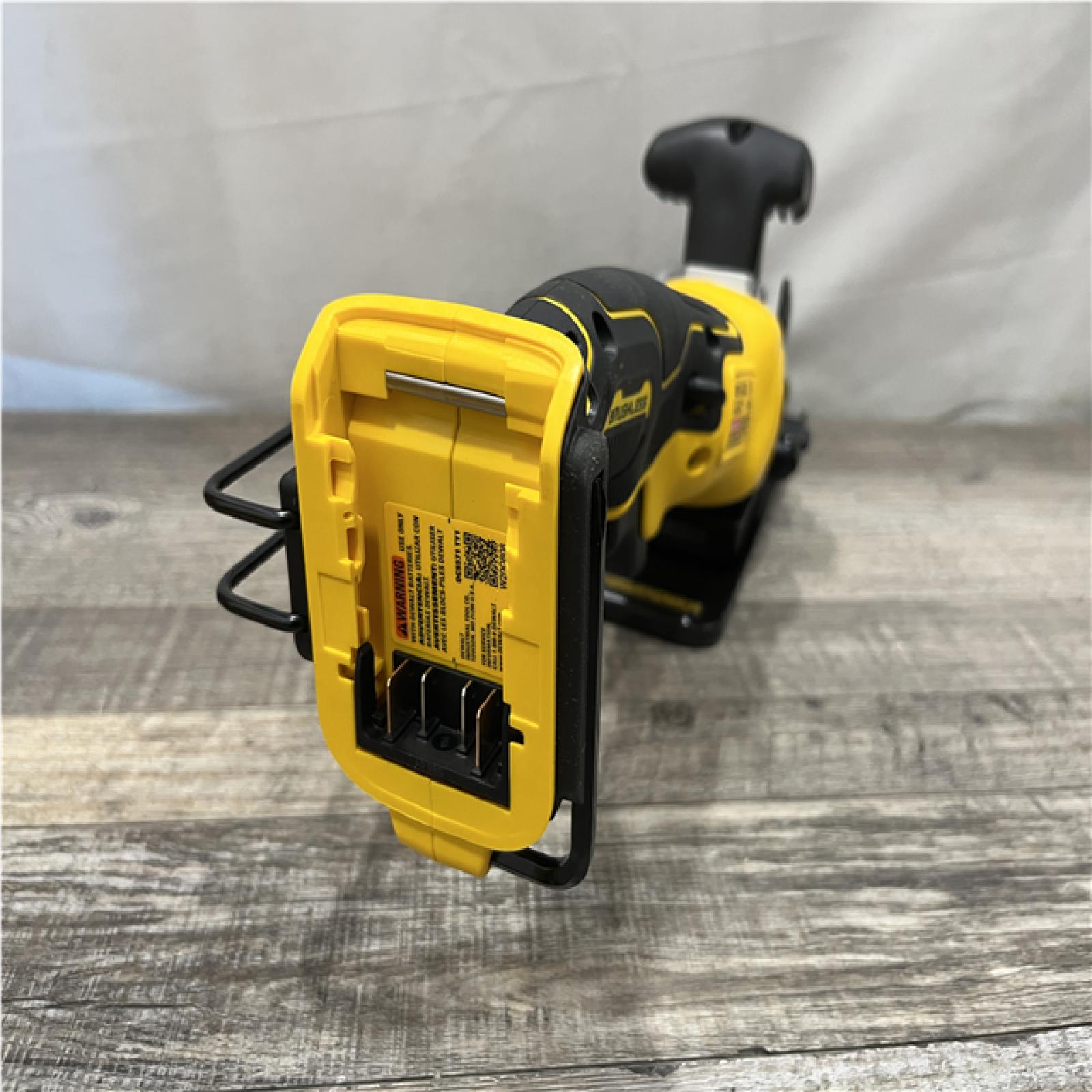 AS-IS DEWALT ATOMIC 20V MAX Cordless Brushless 4-1/2 in. Circular Saw (Tool Only)