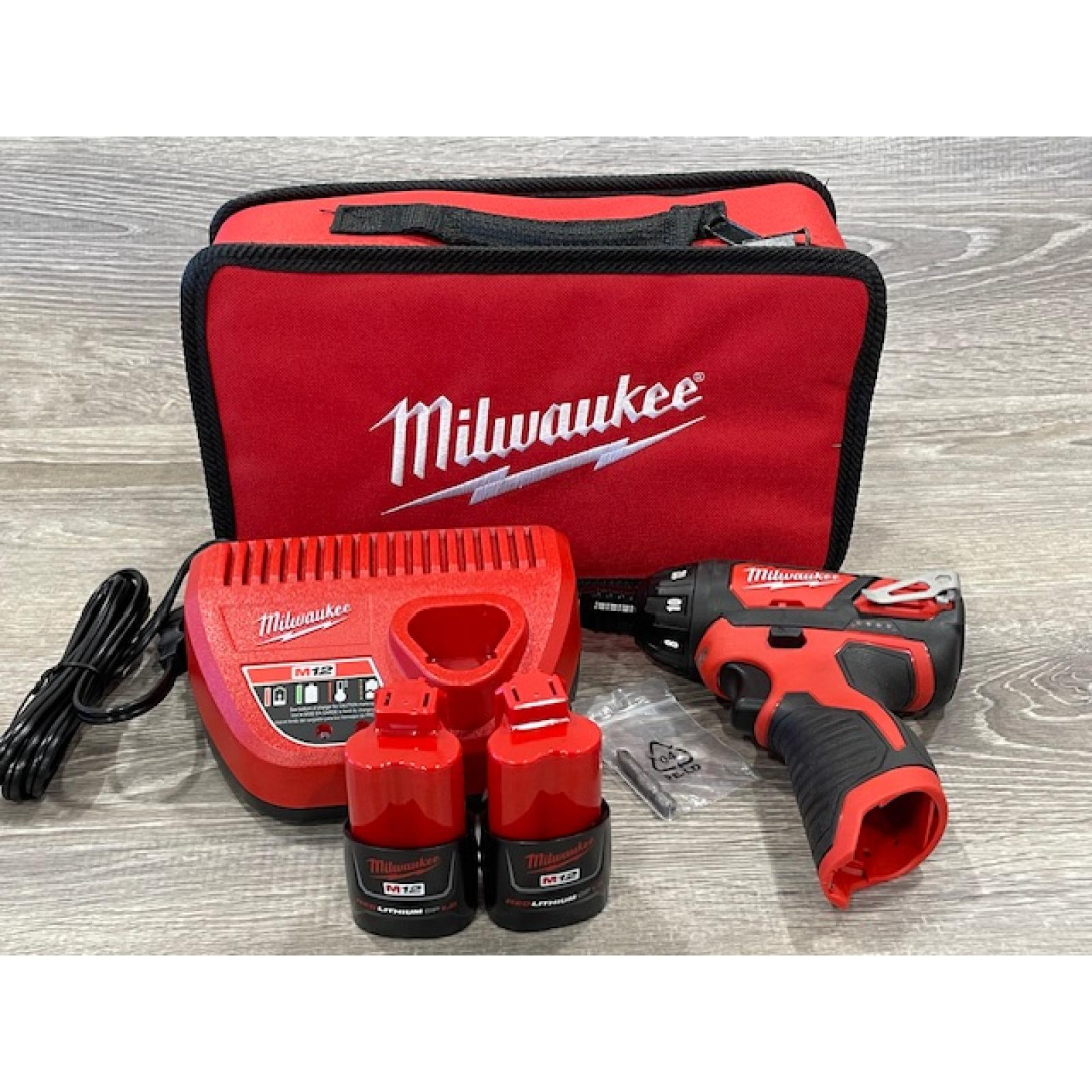 AS-IS Milwaukee 12V Lithium-Ion Cordless 1/4 in. Hex Screwdriver Kit