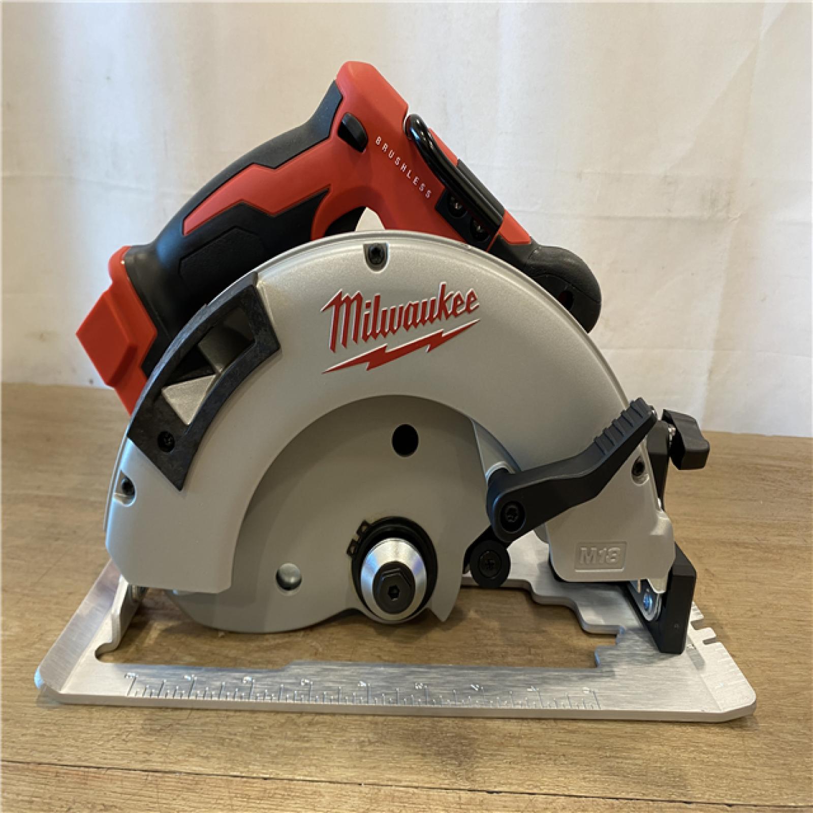 AS-IS Milwaukee 18V Lithium-Ion Brushless Cordless 7-1/4 in. Circular Saw (Tool-Only)