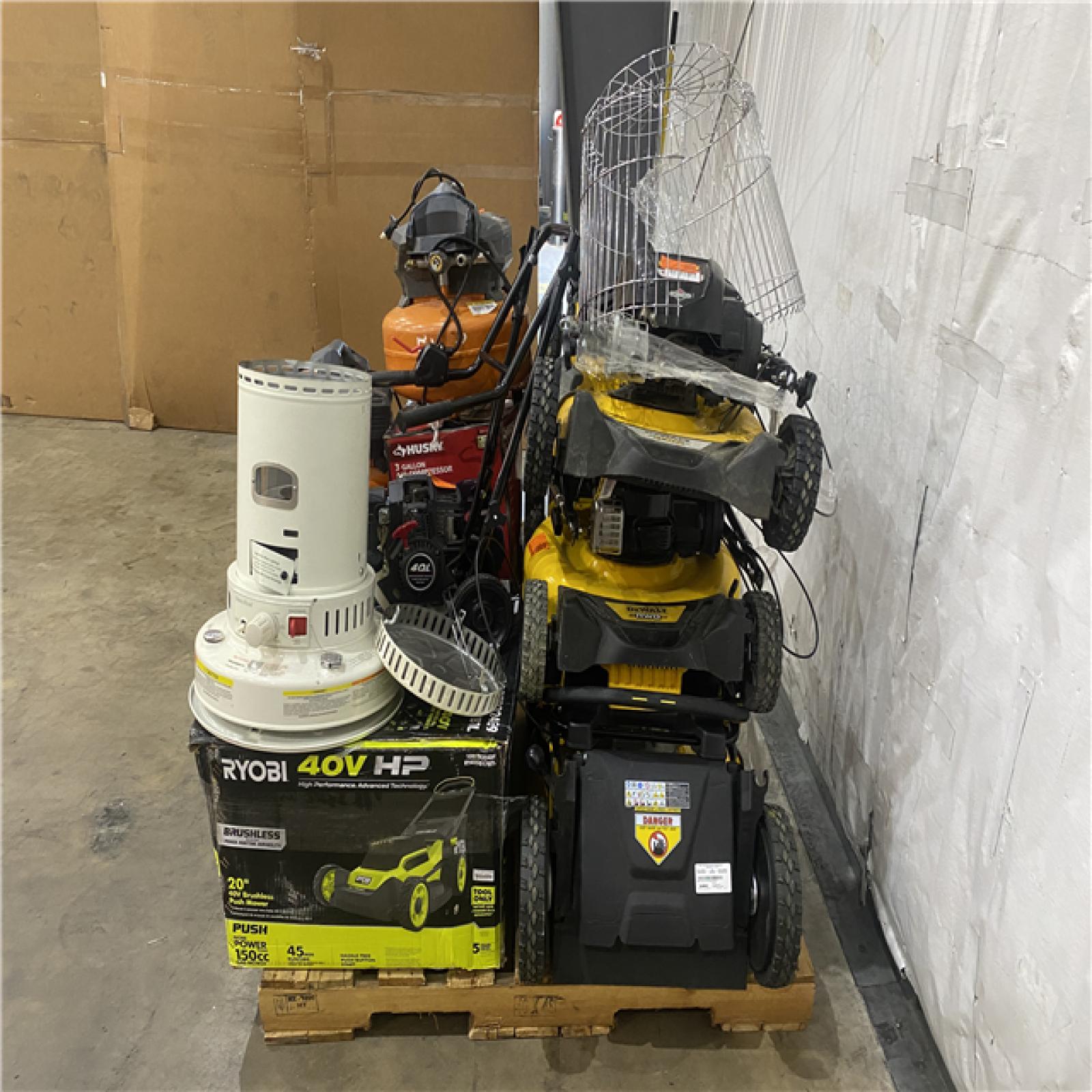 Houston Location AS IS - outdoor pallet