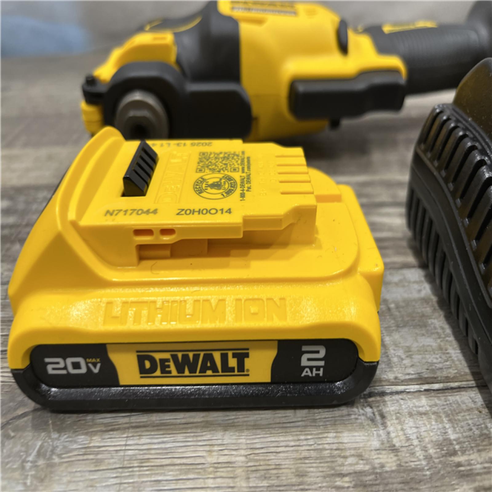 AS-IS DEWALT ATOMIC 20V MAX Cordless Brushless Oscillating Multi Tool Kit