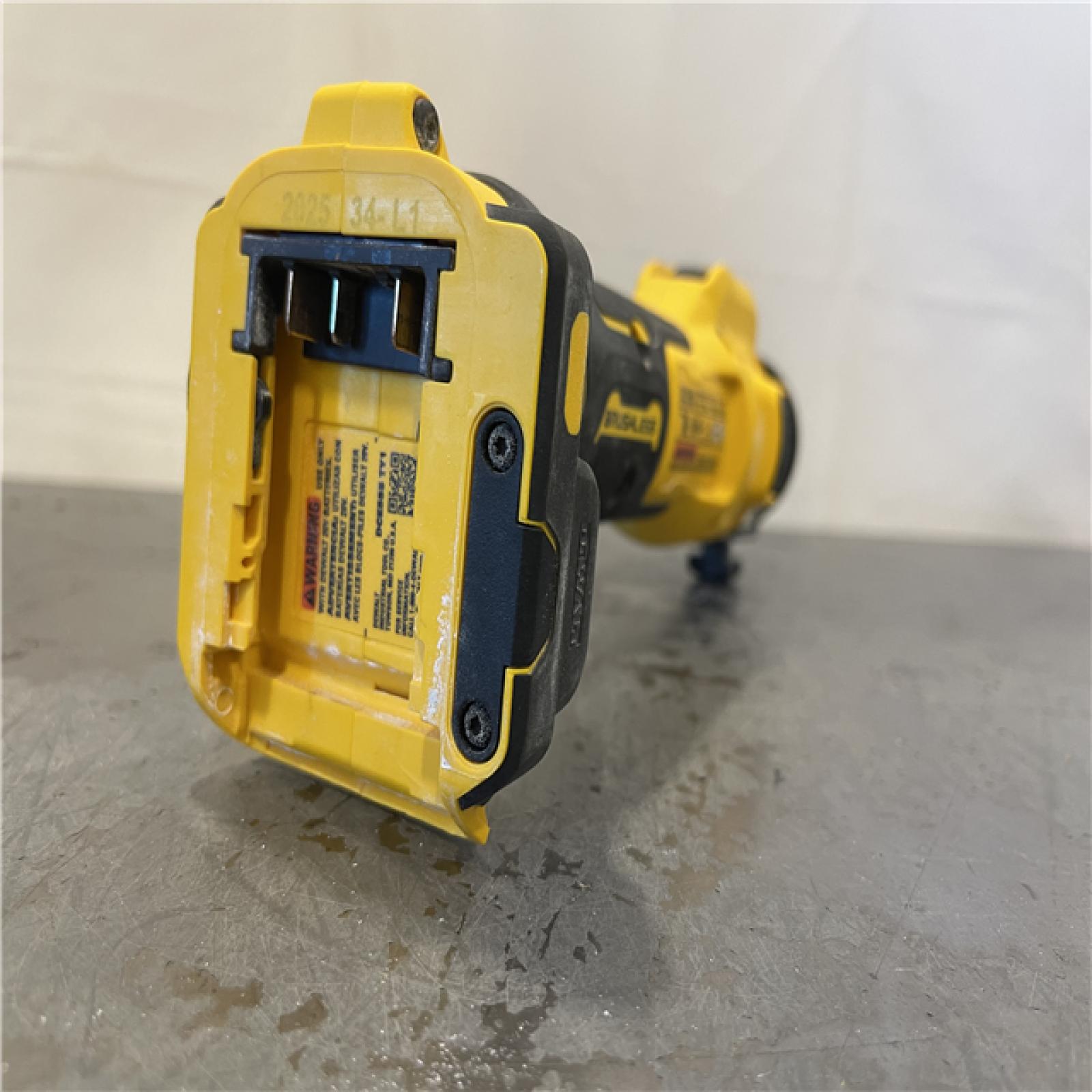AS-IS - DEWALT XR 20V Lithium-Ion Cordless Rotary Drywall Cut-Out Tool
