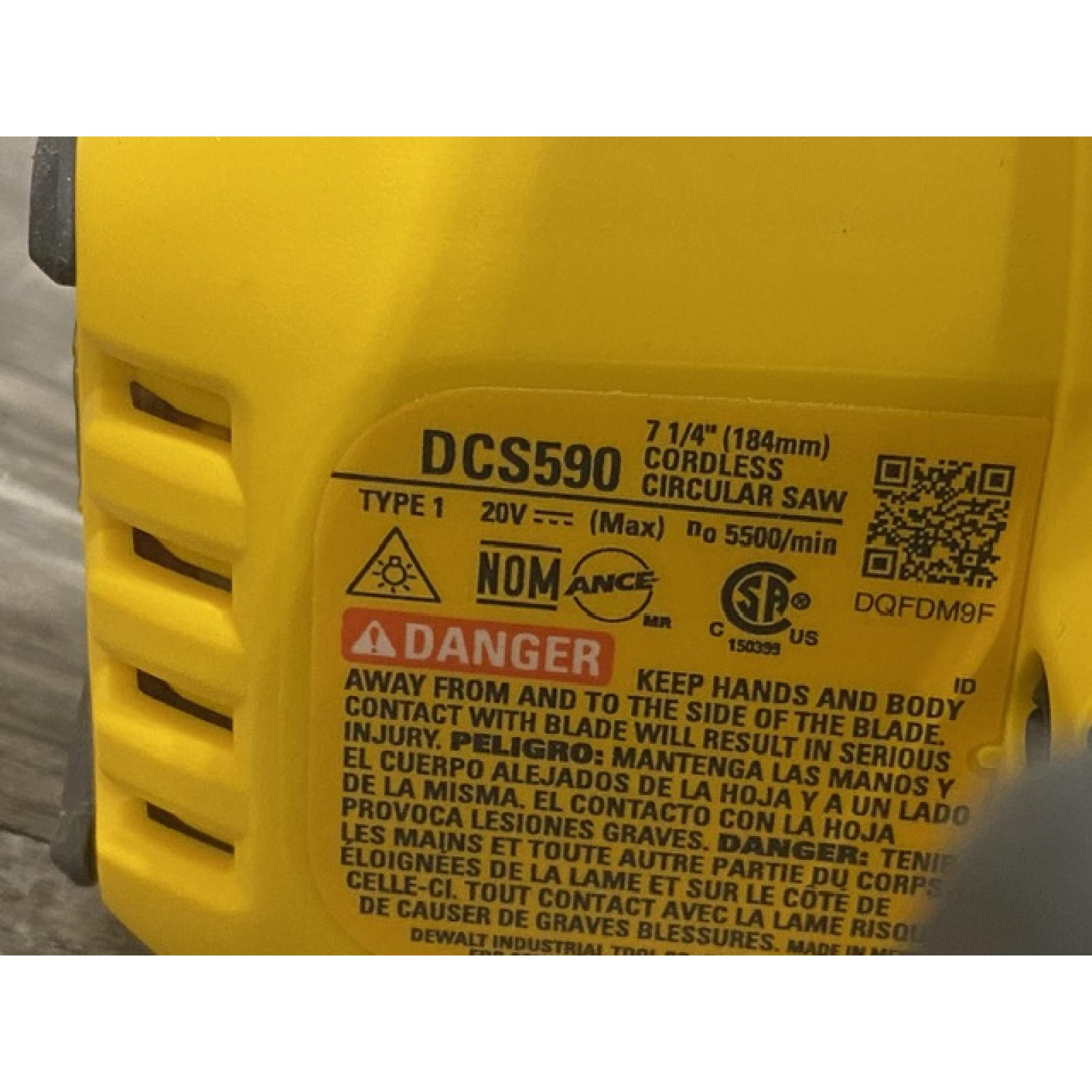 AS-IS DEWALT 20-Volt MAX 7-1/4 in. Cordless Circular Saw (Tool Only)