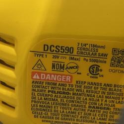 AS-IS DEWALT 20-Volt MAX 7-1/4 in. Cordless Circular Saw (Tool Only)