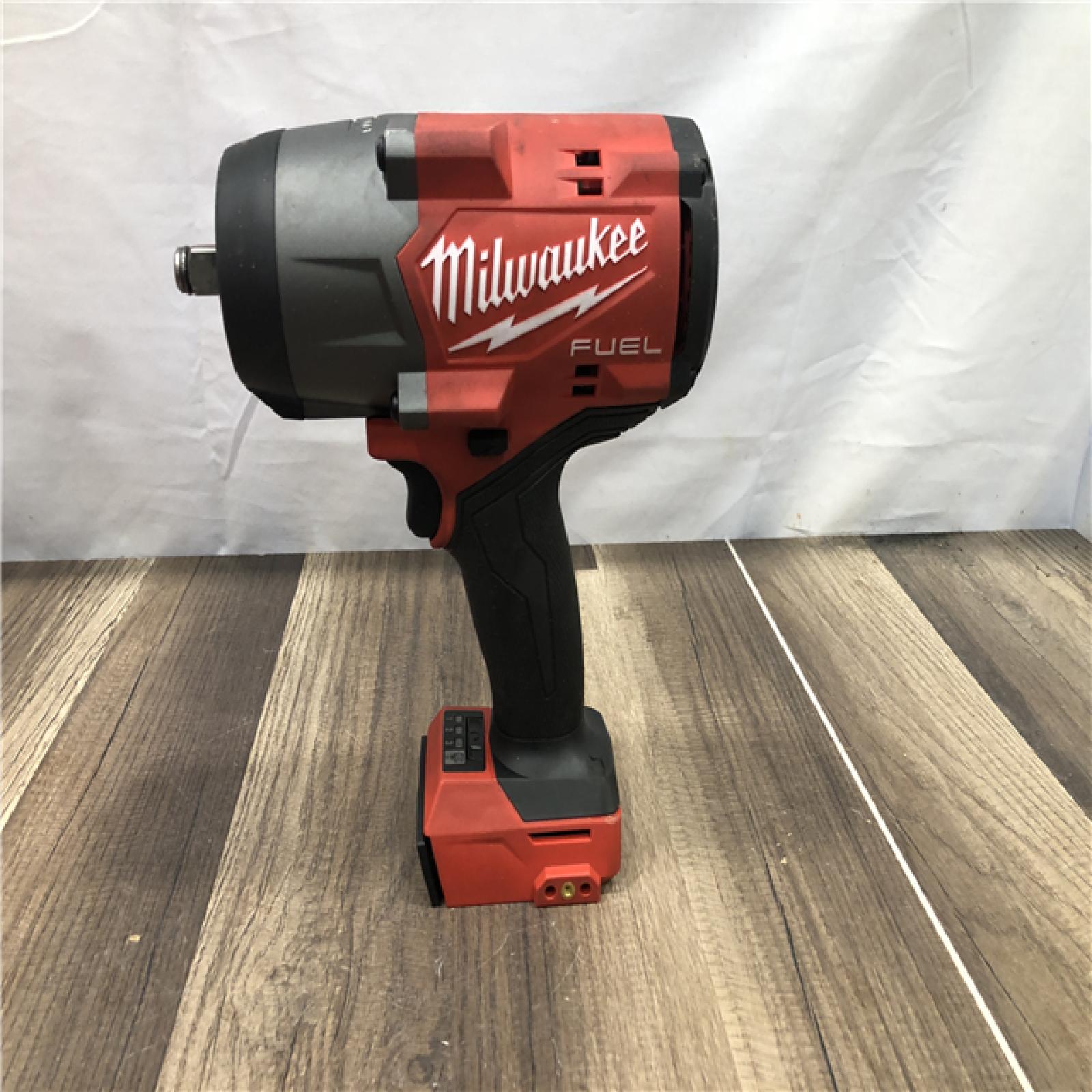 AS-IS Milwaukee  FUEL 18V Lithium-Ion Brushless Cordless 1/2 in. Impact Wrench w/Friction Ring Kit