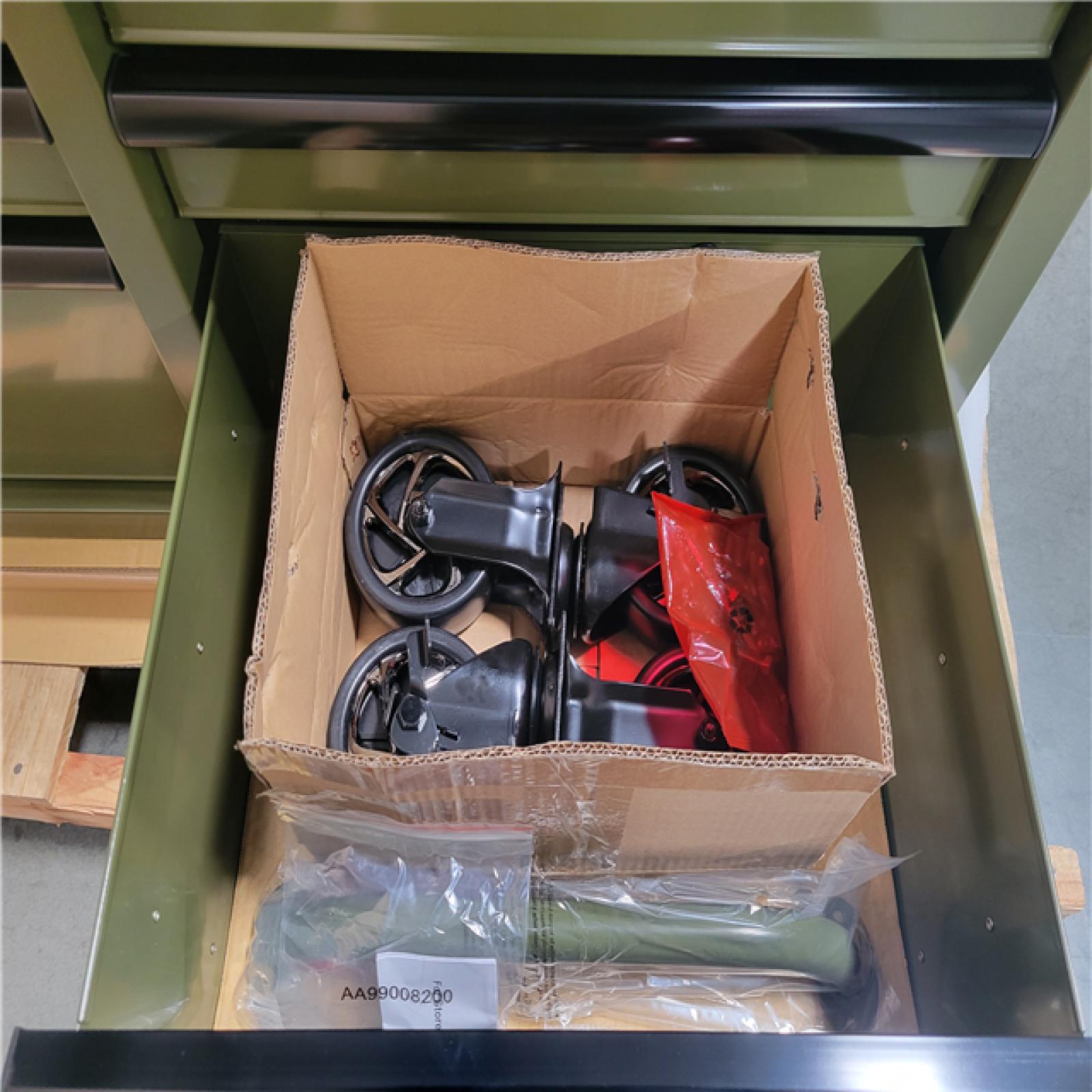 California NEW Husky 9-Drawer Mobile Workbench