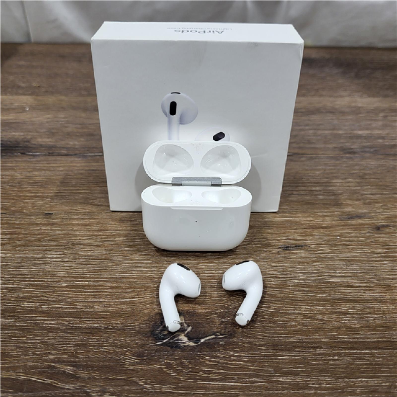 AS-IS Apple - AirPods (3rd generation) with Lightning Charging Case - White