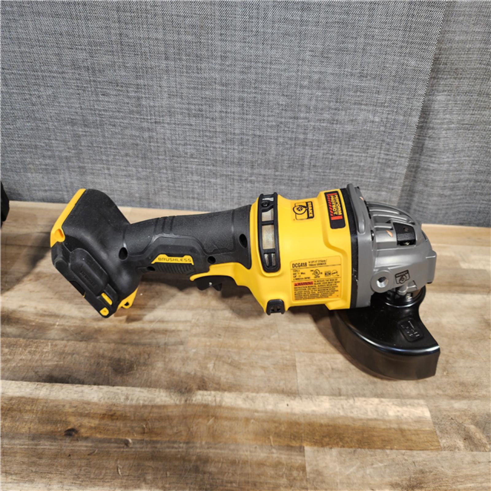HOUSTON LOCATION - AS-IS DeWalt FLEXVOLT 60V Cordless 4-1/2 to 6 in. Grinder Kit (Battery & Charger)