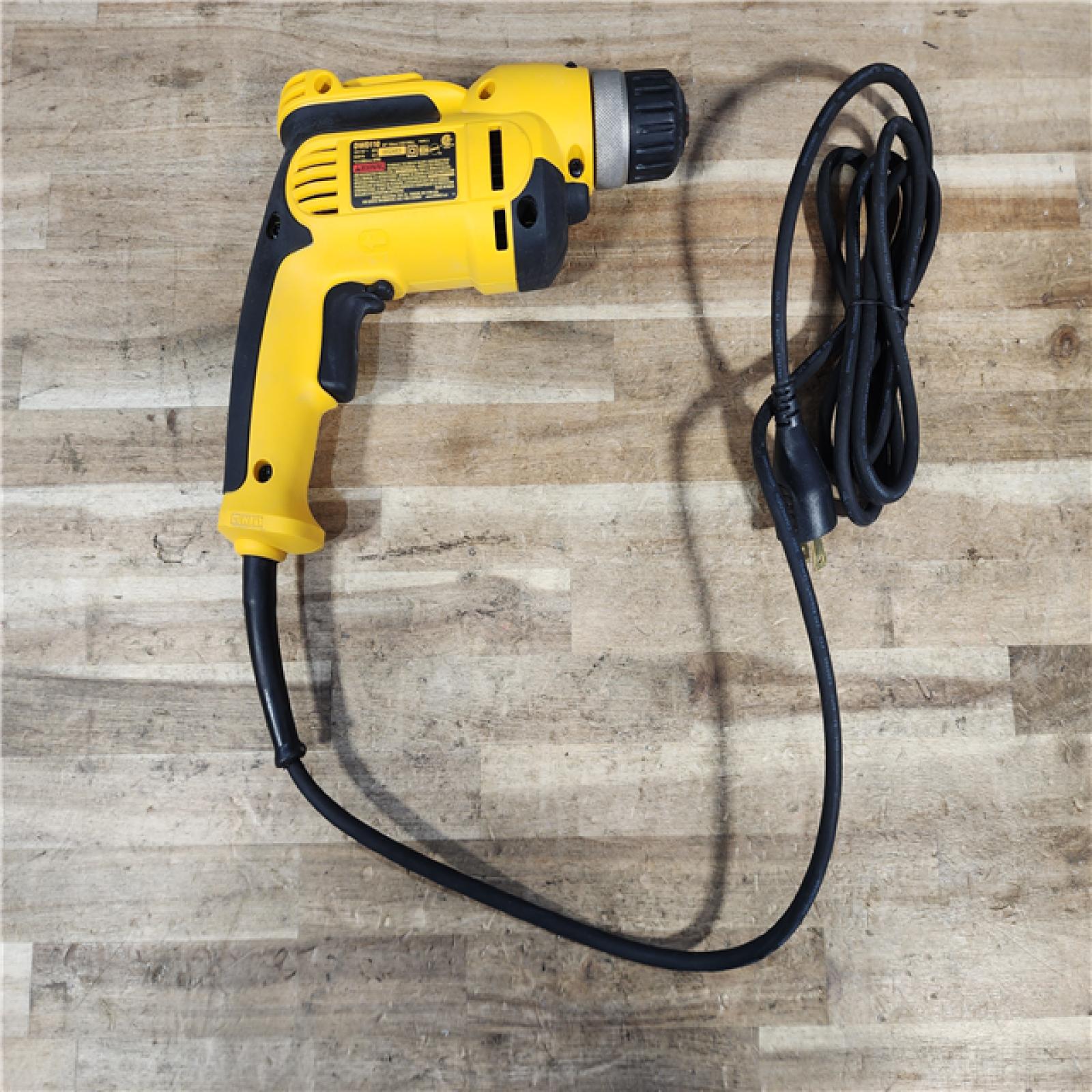 HOUSTON LOCATION - AS - IS Dewalt  8A  3/8 In Keyless Chuck Drill W/ Cord
