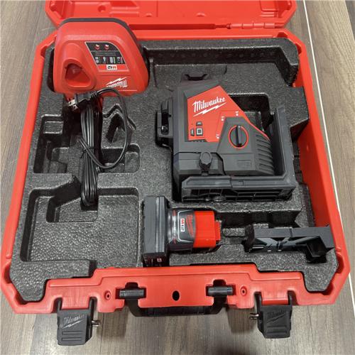 AS-IS- Milwaukee 12-Volt Lithium-Ion Cordless Green 250 ft. 3-Plane Laser Level Kit