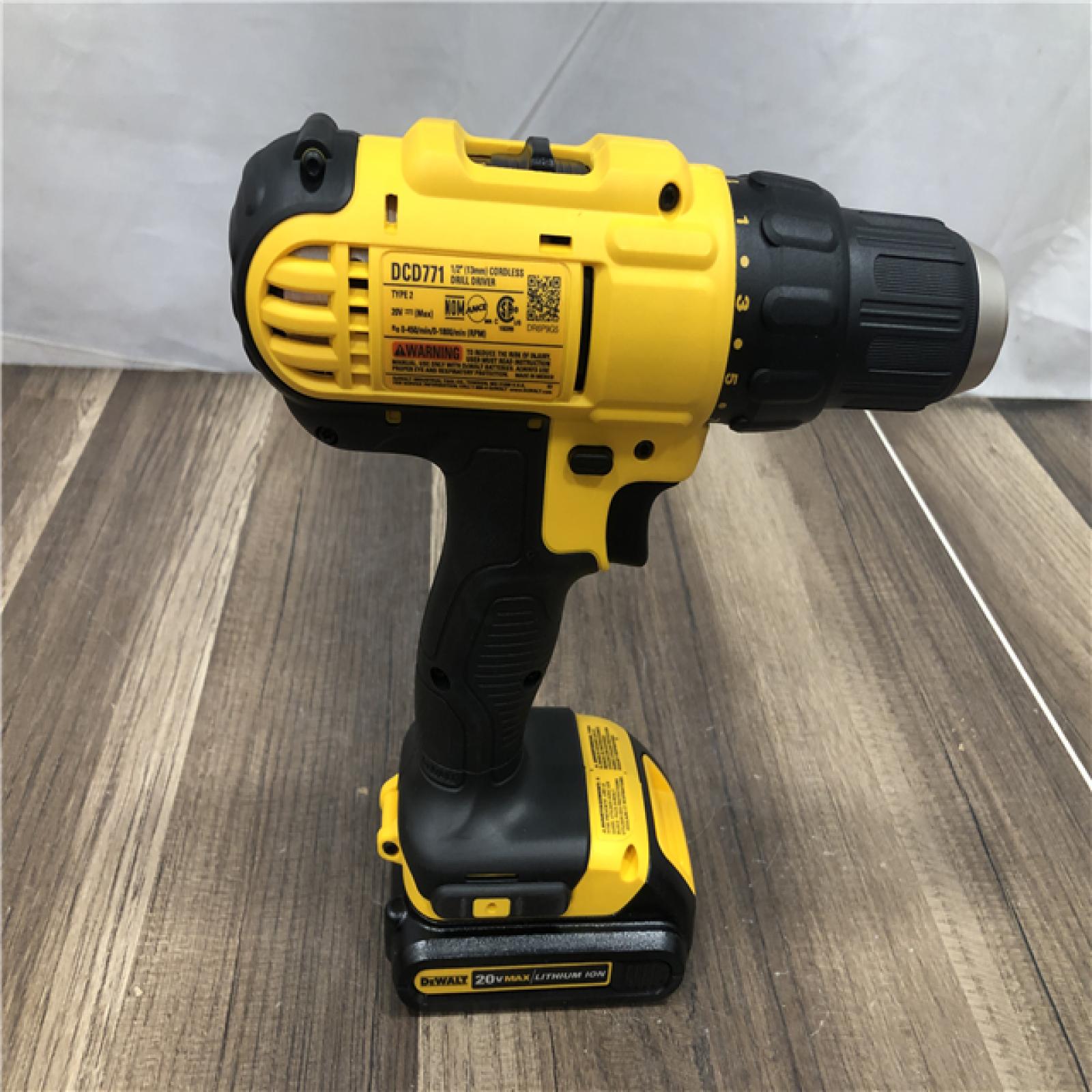 AS-IS DEWALT 20V MAX Cordless 1/2 in. Drill/Driver Kit