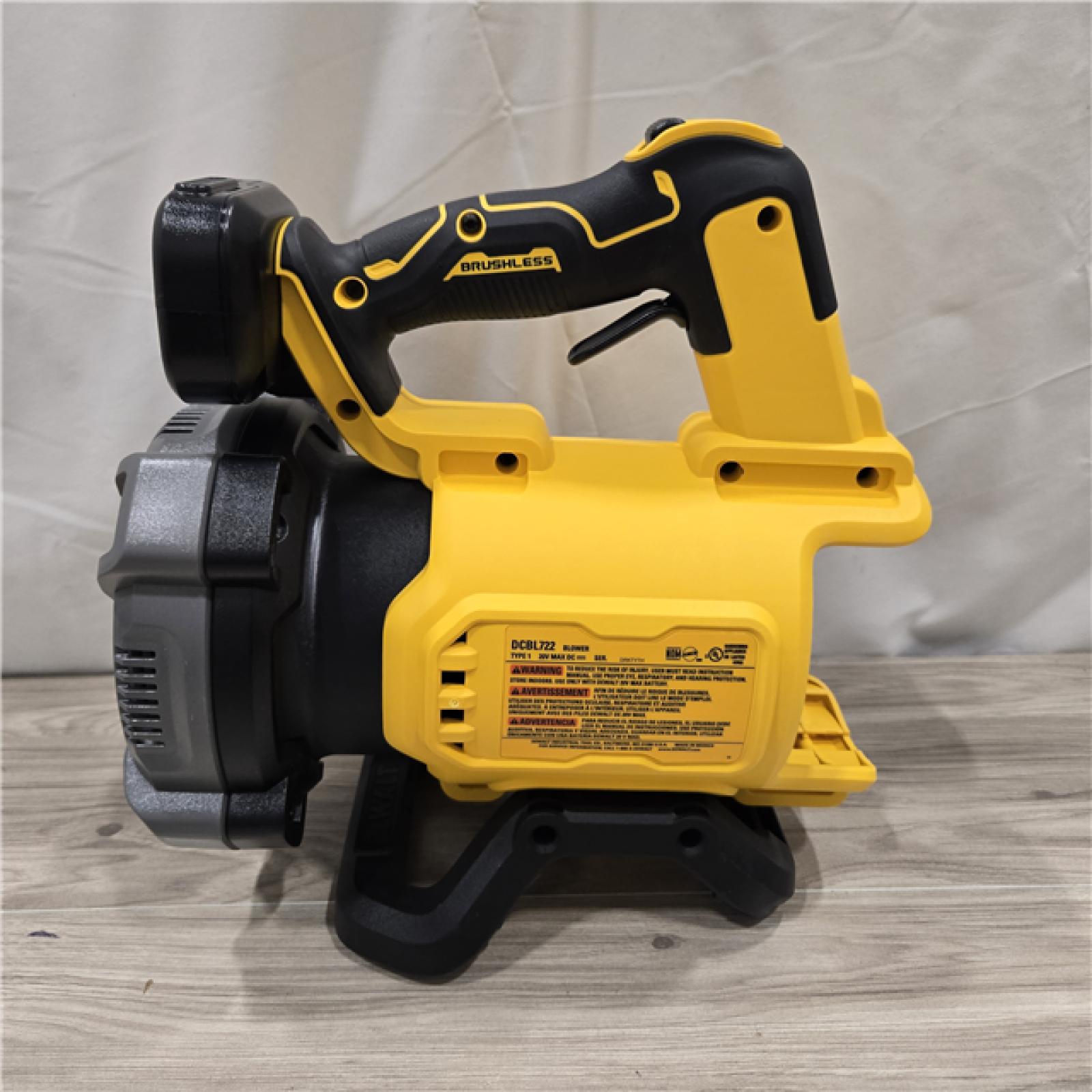 AS-IS DeWalt Brushless Cordless Handheld Leaf Blower Kit