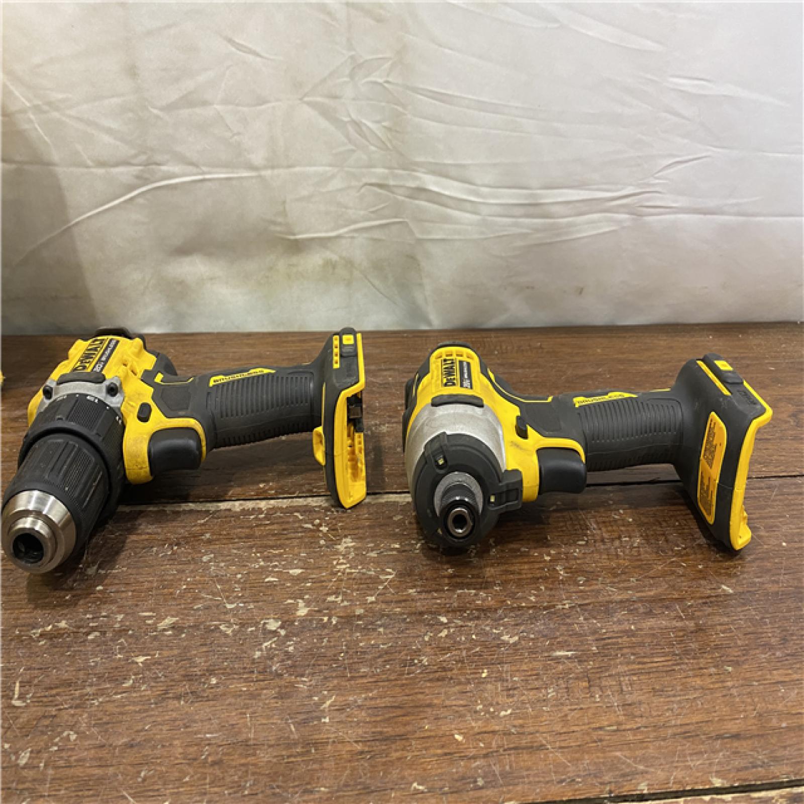 AS-IS DEWALT ATOMIC 20-Volt MAX Lithium-Ion Cordless Combo Kit (2-Tool) with (2) 2.0Ah Batteries, Charger and Bag