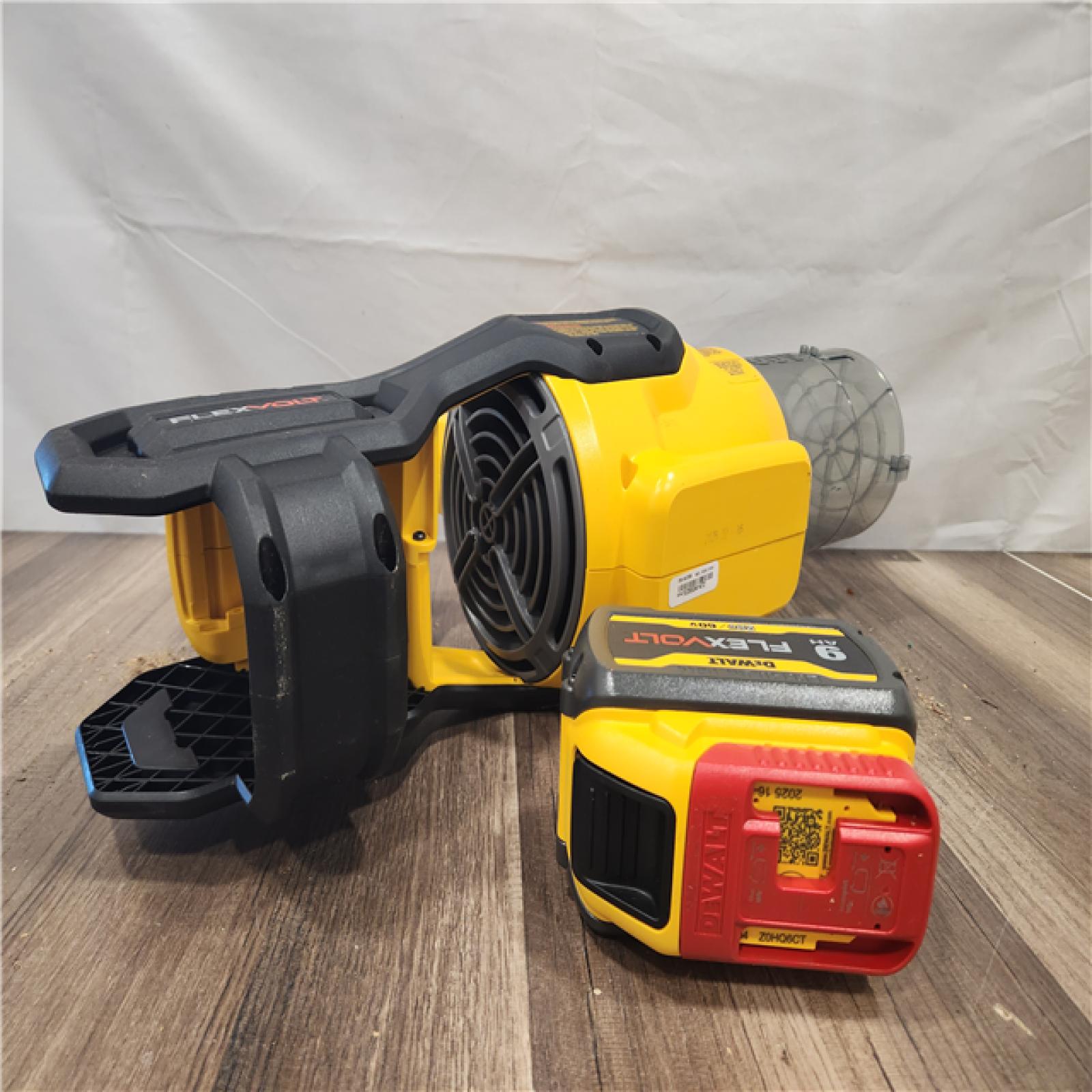 AS-IS- DeWalt 60V AXIAL BLOWER DeWalt AXIAL BLOWER  Brushless Cordless Battery Blower Kit with (1) 9Ah FLEXVOLT Battery and Charger