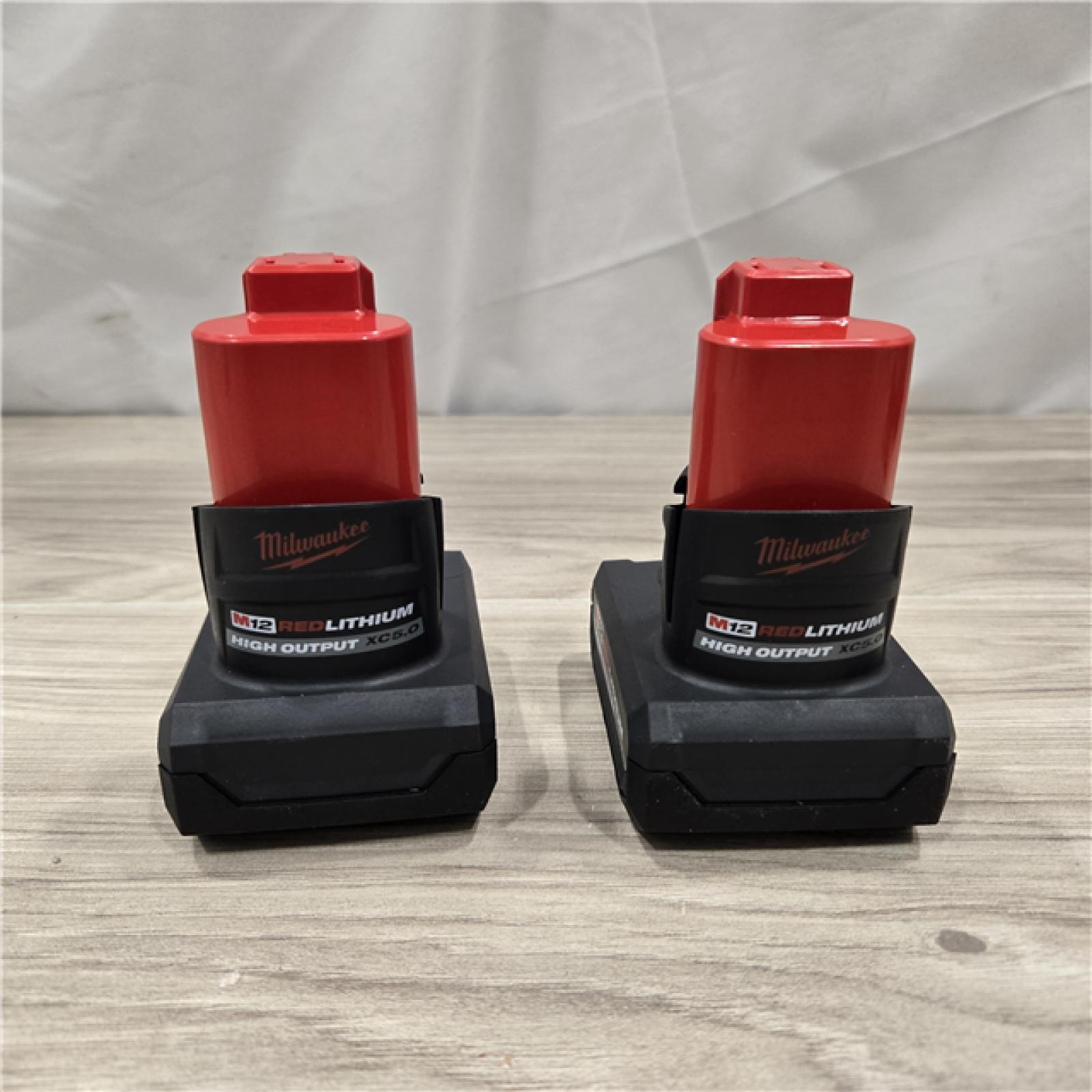 AS-IS Milwaukee M12 12V Lithium-Ion High Output XC5.0 Starter Kit