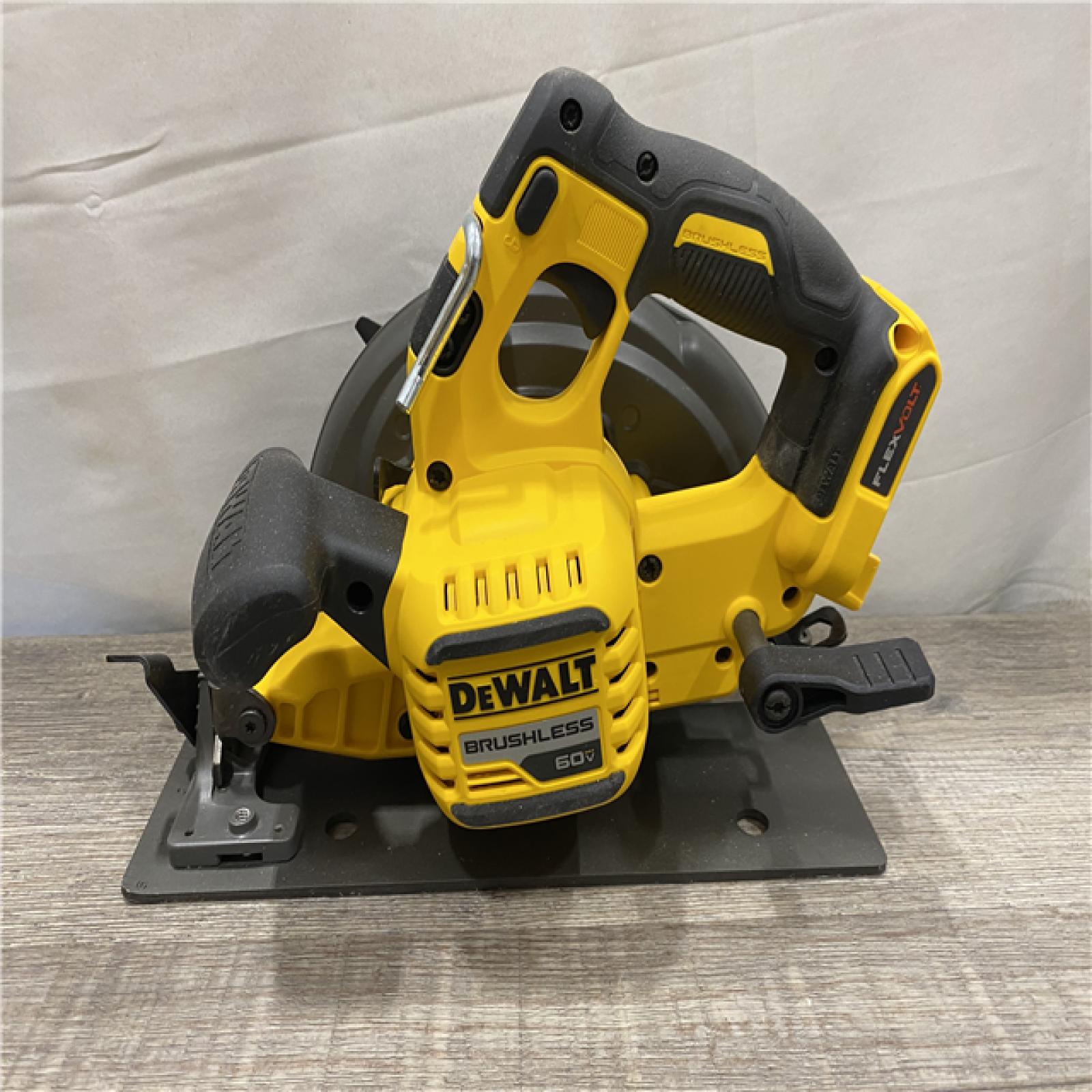 AS-IS DEWALT FLEXVOLT 60V MAX Cordless Brushless 7-1/4 in. Circular Saw with Brake (Tool Only)