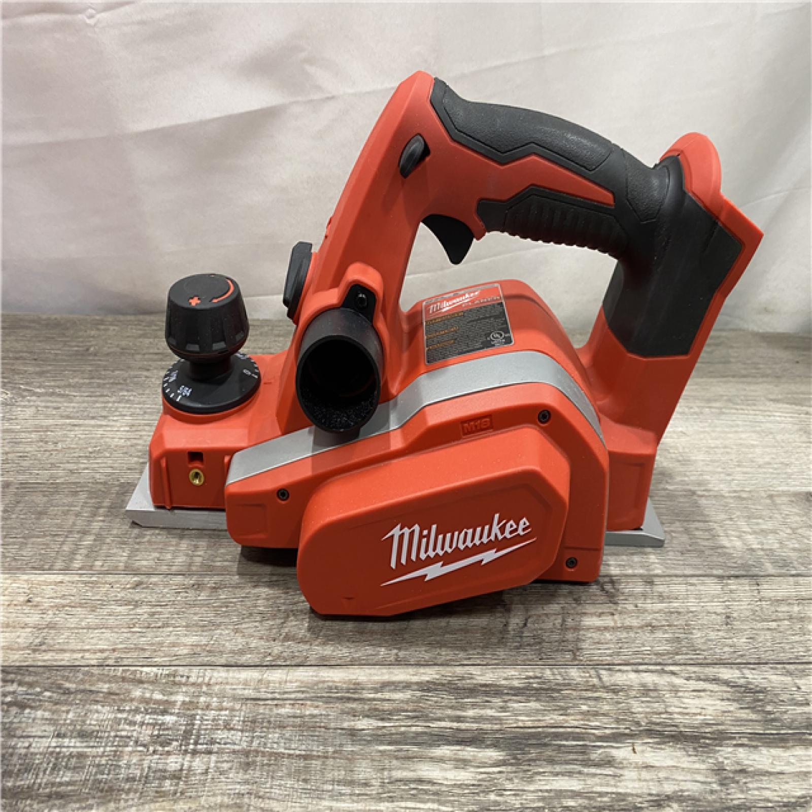 AS-IS Milwaukee 18V Lithium-Ion Cordless 3-1/4 in. Planer (Tool-Only)