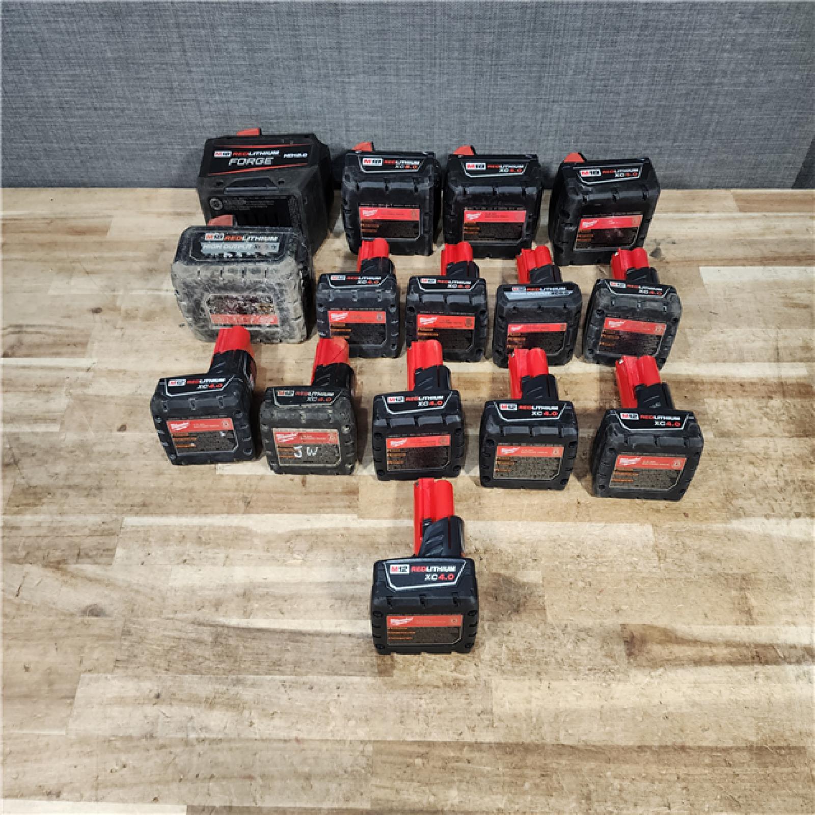 HOUSTON LOCATION - AS - IS MILWAUKEE BATTERY PACK QTY - 15