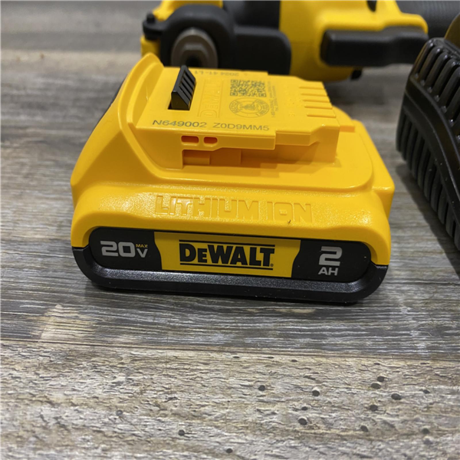 AS-IS DEWALT ATOMIC 20V MAX Cordless Brushless Oscillating Multi Tool Kit