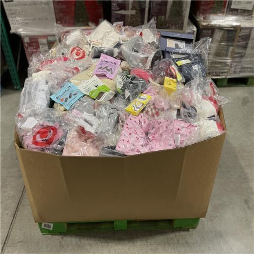 DALLAS LOCATION- NEW!- BULLSEYE MIXED CLOTHING PALLET (300 UNITS)