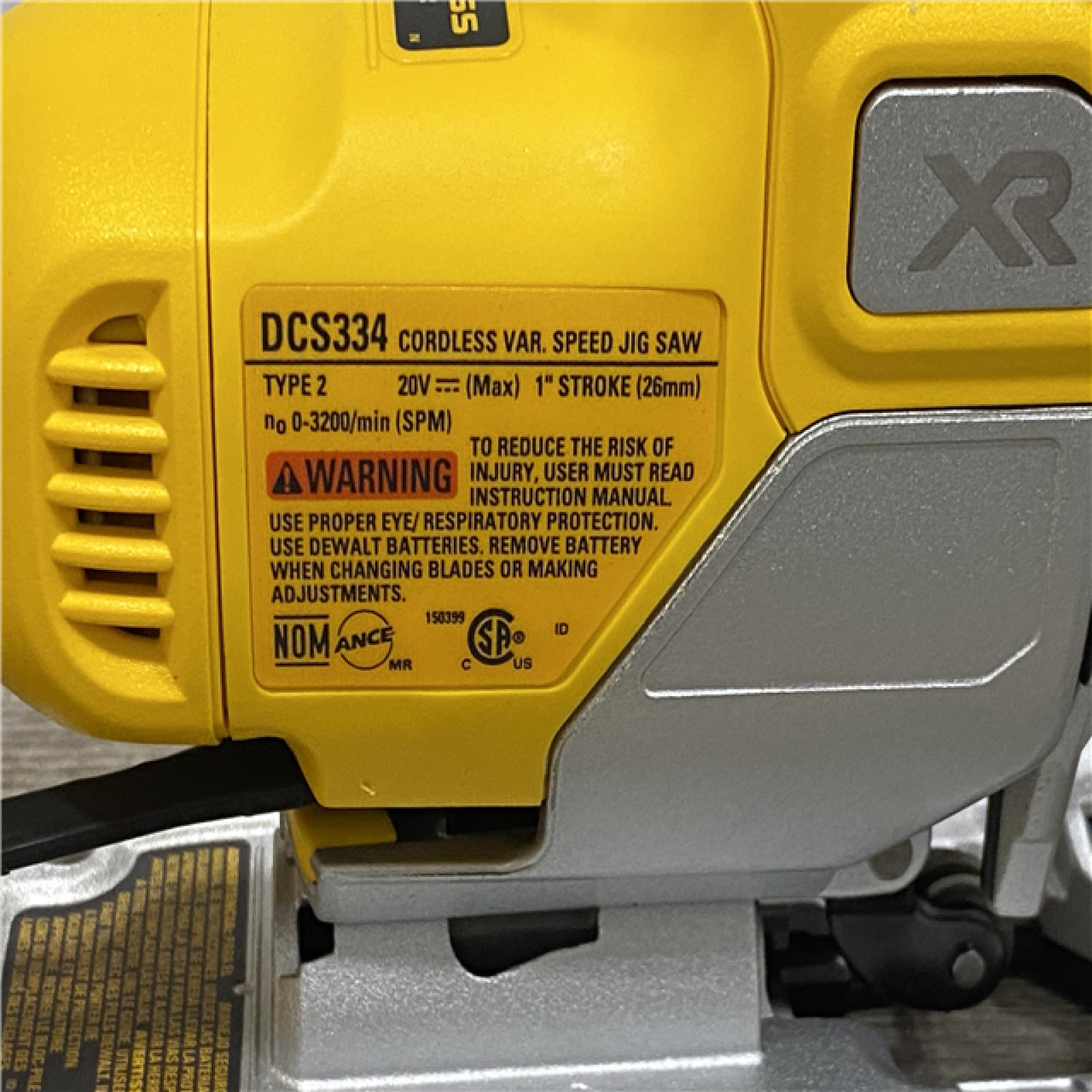 LIKE NEW - DEWALT 20V Lithium-Ion 2-Tool Cordless Combo Kit