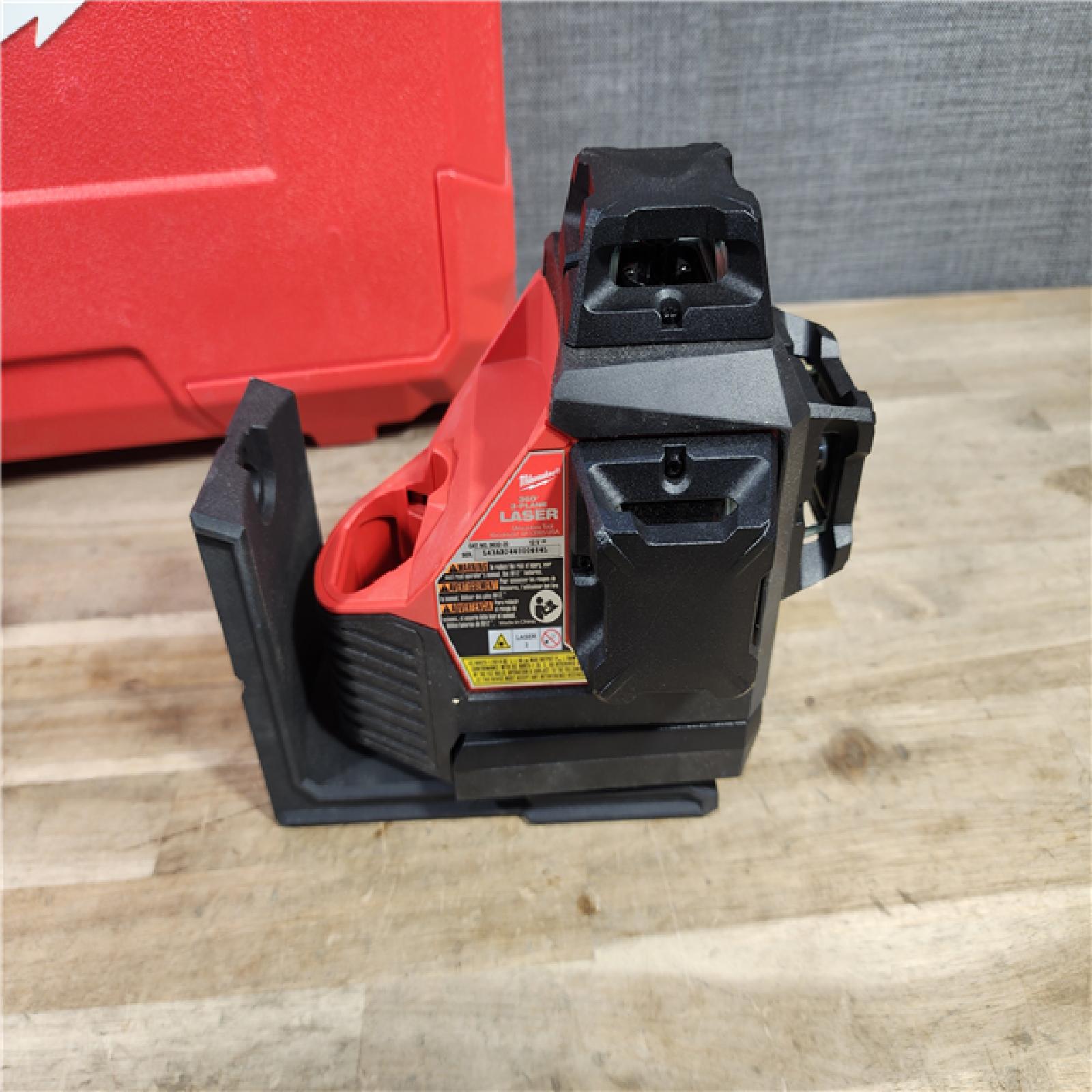 HOUSTON LOCATION - AS-IS Milwaukee-3632-21 M12 Green Beam Laser 360° 3-Plane Kit