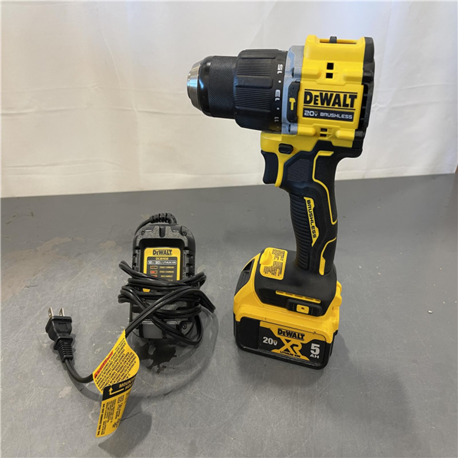AS-IS -  DeWalt ATOMIC 20V Lithium-Ion Cordless 1/2 in. Hammer Drill Kit
