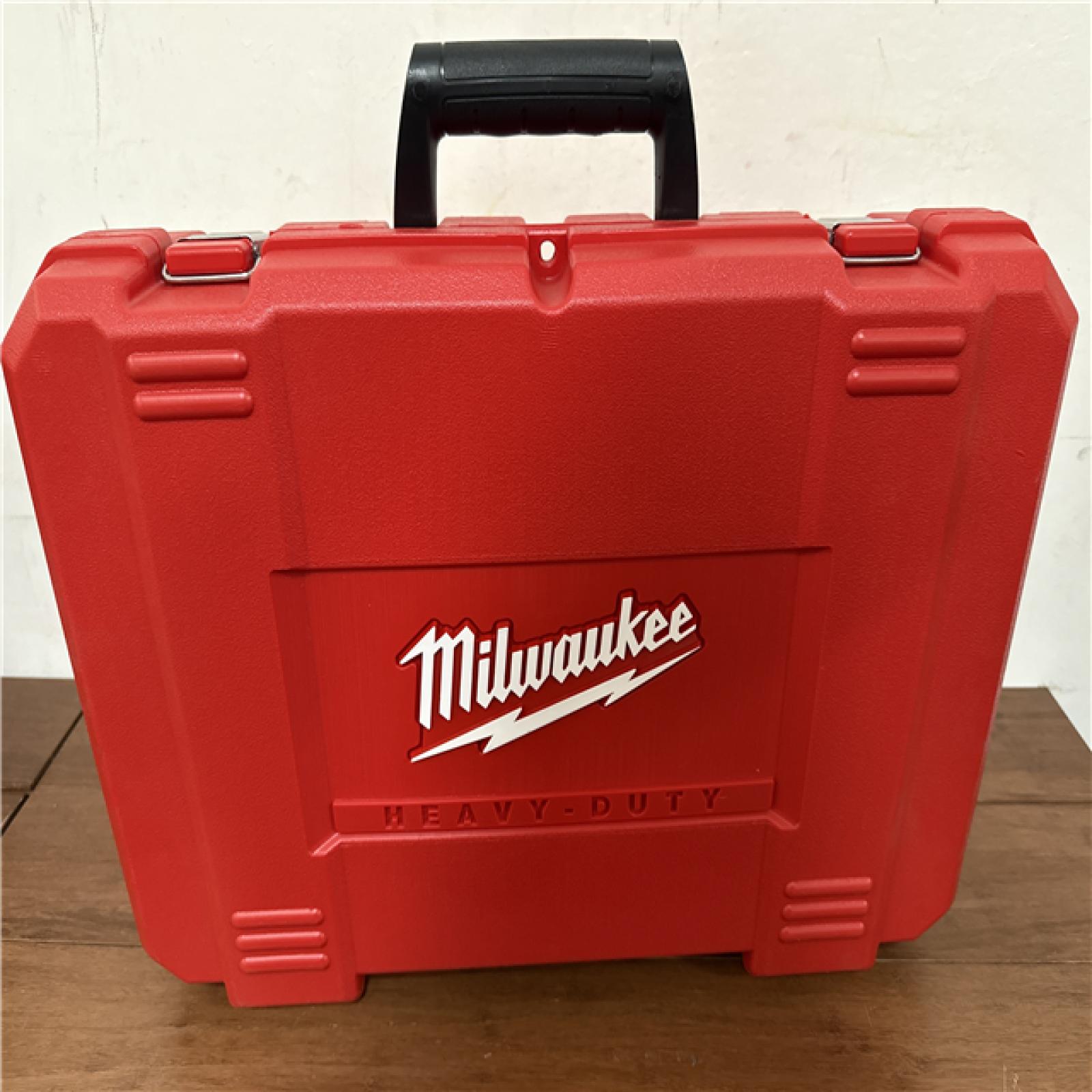 California NEW Milwaukee M12 Force Logic Press Tool Kit 1/2-1 Kit  Includes (2) Batteries  Charger & Hard Case