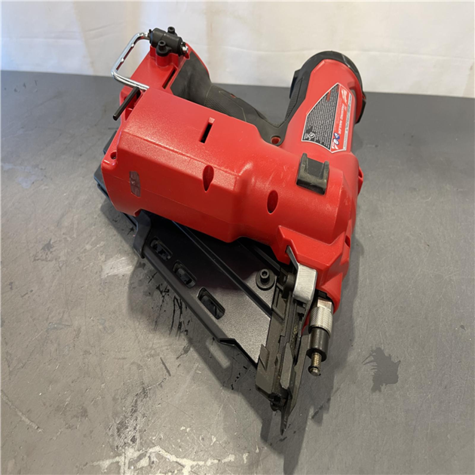 AS-IS - Milwaukee M18 FUEL 3-1/2 in. 18-Volt 30-Degree Lithium-Ion Brushless Cordless Framing Nailer