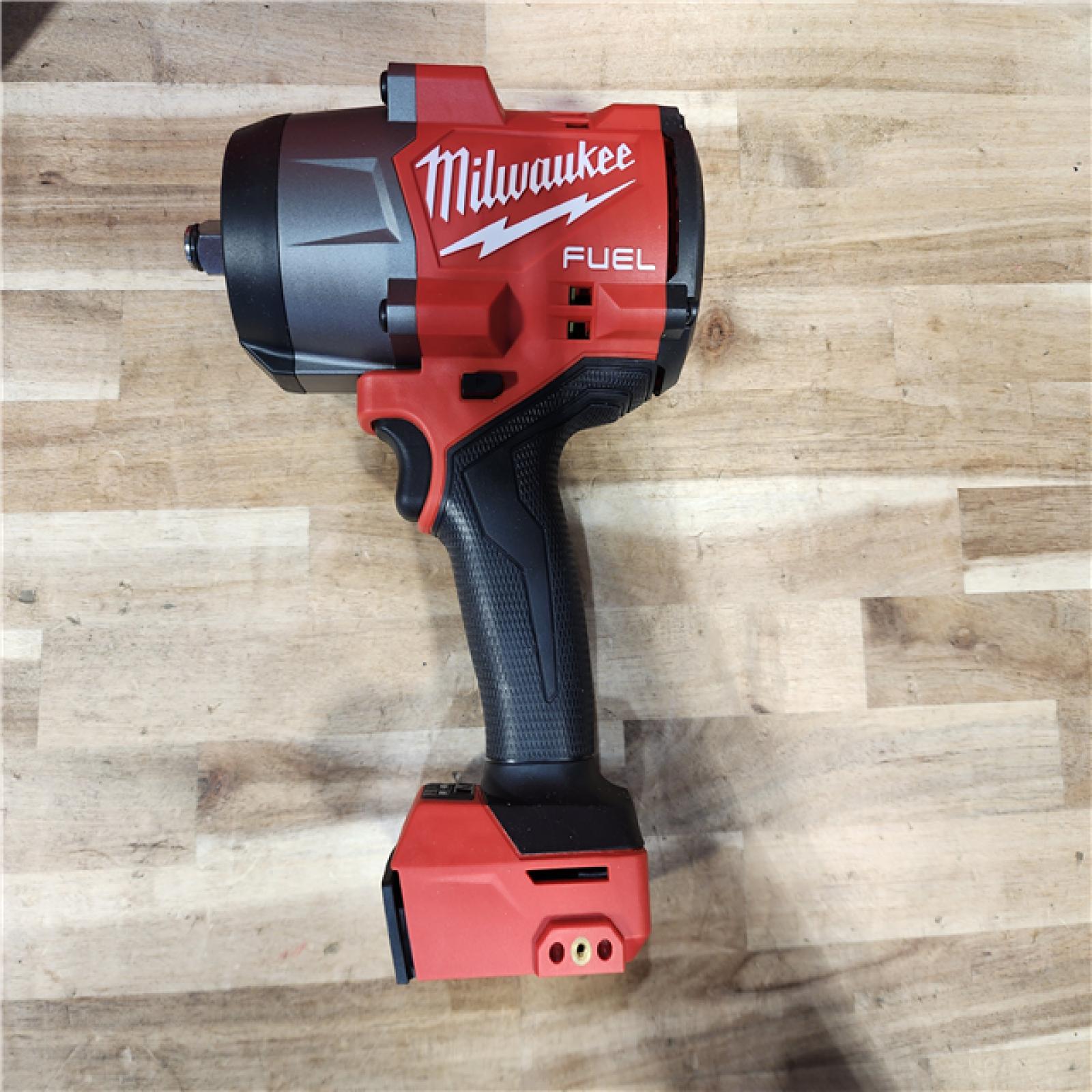 HOUSTON LOCATION - AS-IS (APPEARS LIKE NEW) Milwaukee FUEL 18V Lithium-Ion Brushless Cordless 1/2 in. Impact Wrench w/Friction Ring Kit