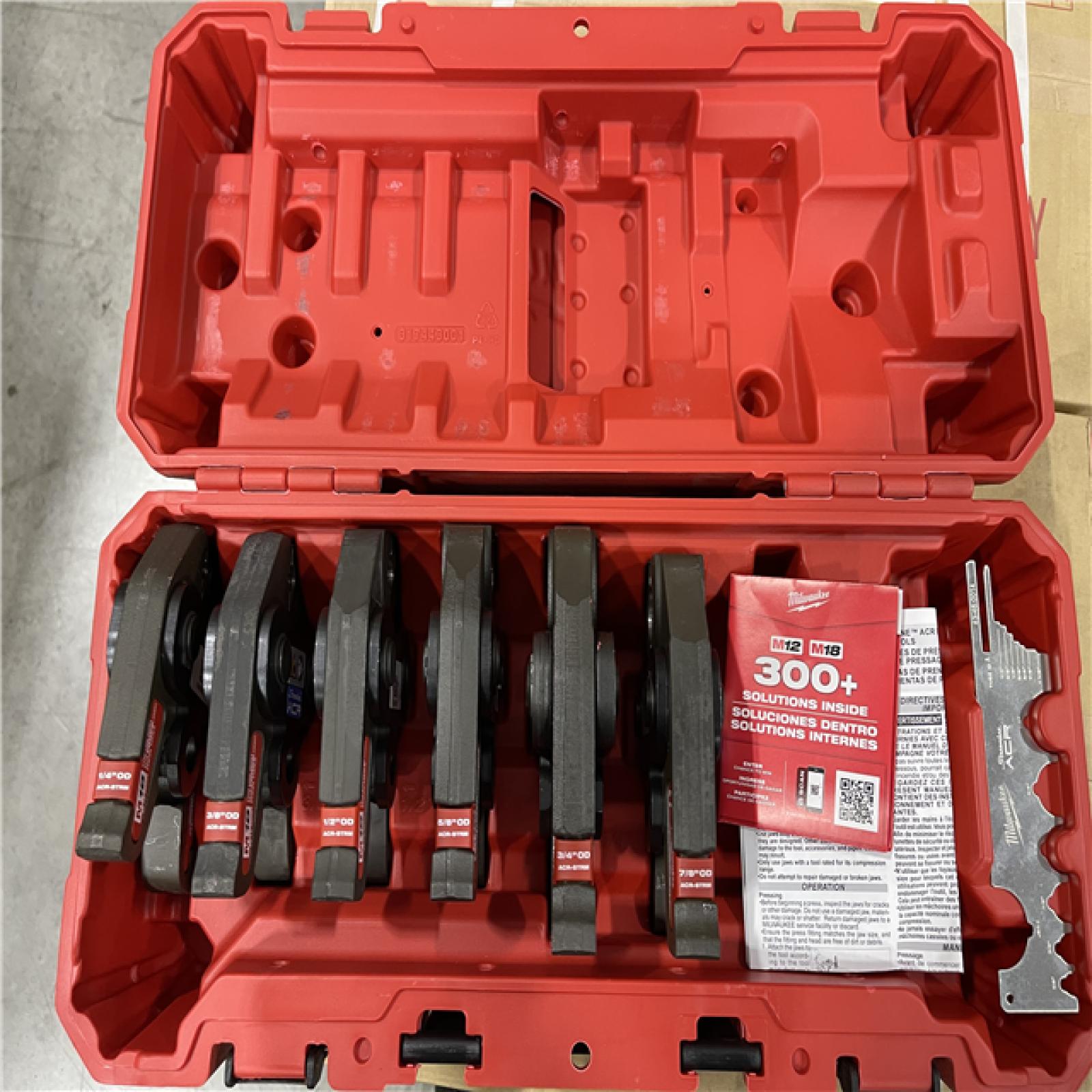 LIKE NEW! - Milwaukee M18 Press 1/4 in. - 7/8 in. Copper Press Tool Jaw Set for Streamline ACR Press Fittings (6-Jaws Included)