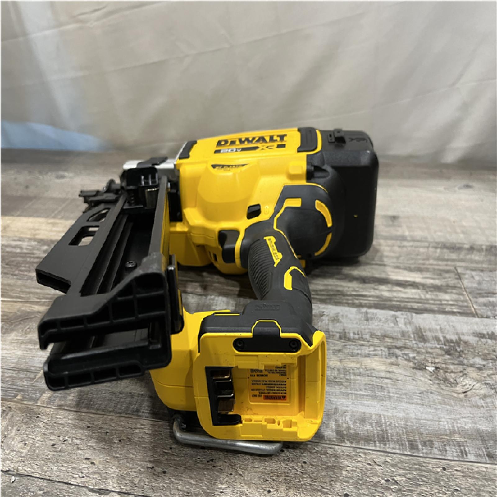 AS-IS DEWALT 20-Volt 21° Cordless Framing Nailer (Tool-Only)