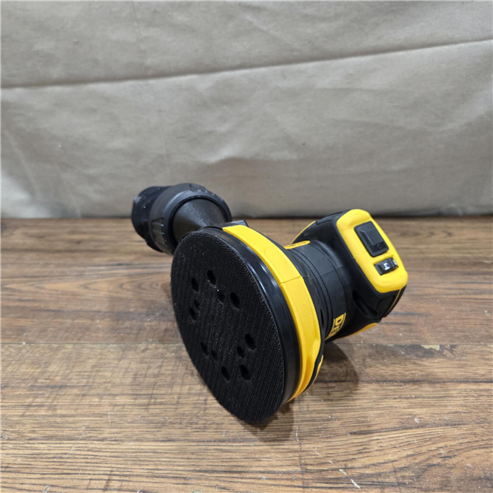AS-IS DEWALT 20-Volt MAX Lithium-Ion Cordless Brushless 5 in. Random Orbit Sander (Tool Only)