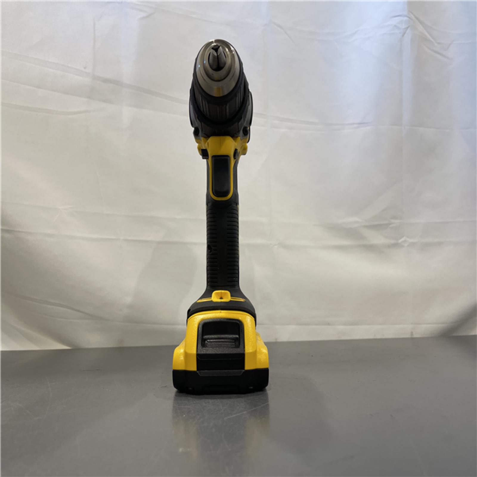 AS-IS - DEWALT ATOMIC COMPACT SERIES 20V MAX* Brushless Cordless 1/2 Drill/Driver Kit