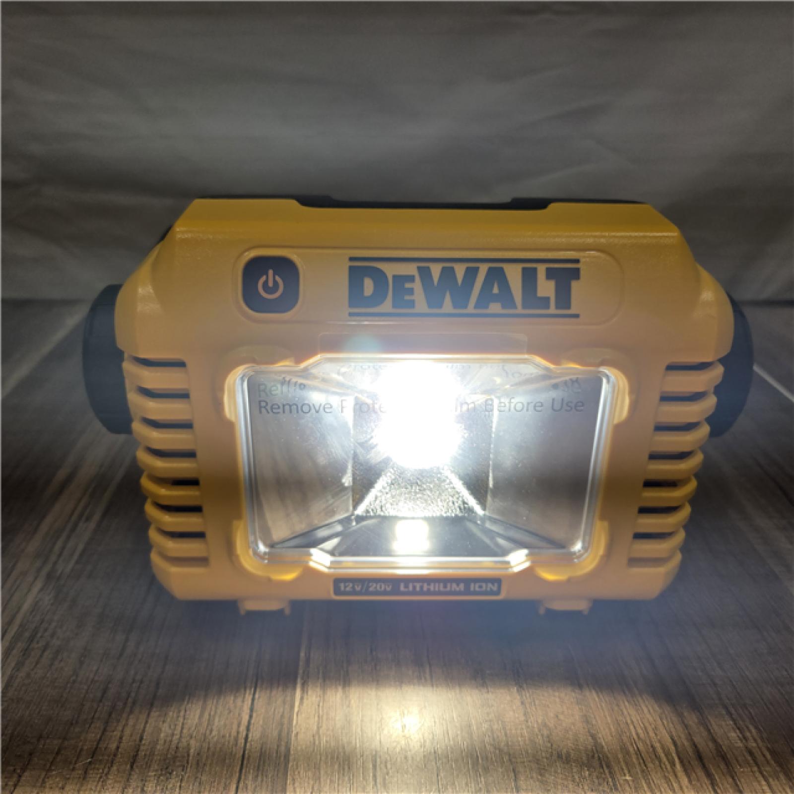 GOOD DeWalt 20-Volt MAX Compact Task Light (Tool Only)