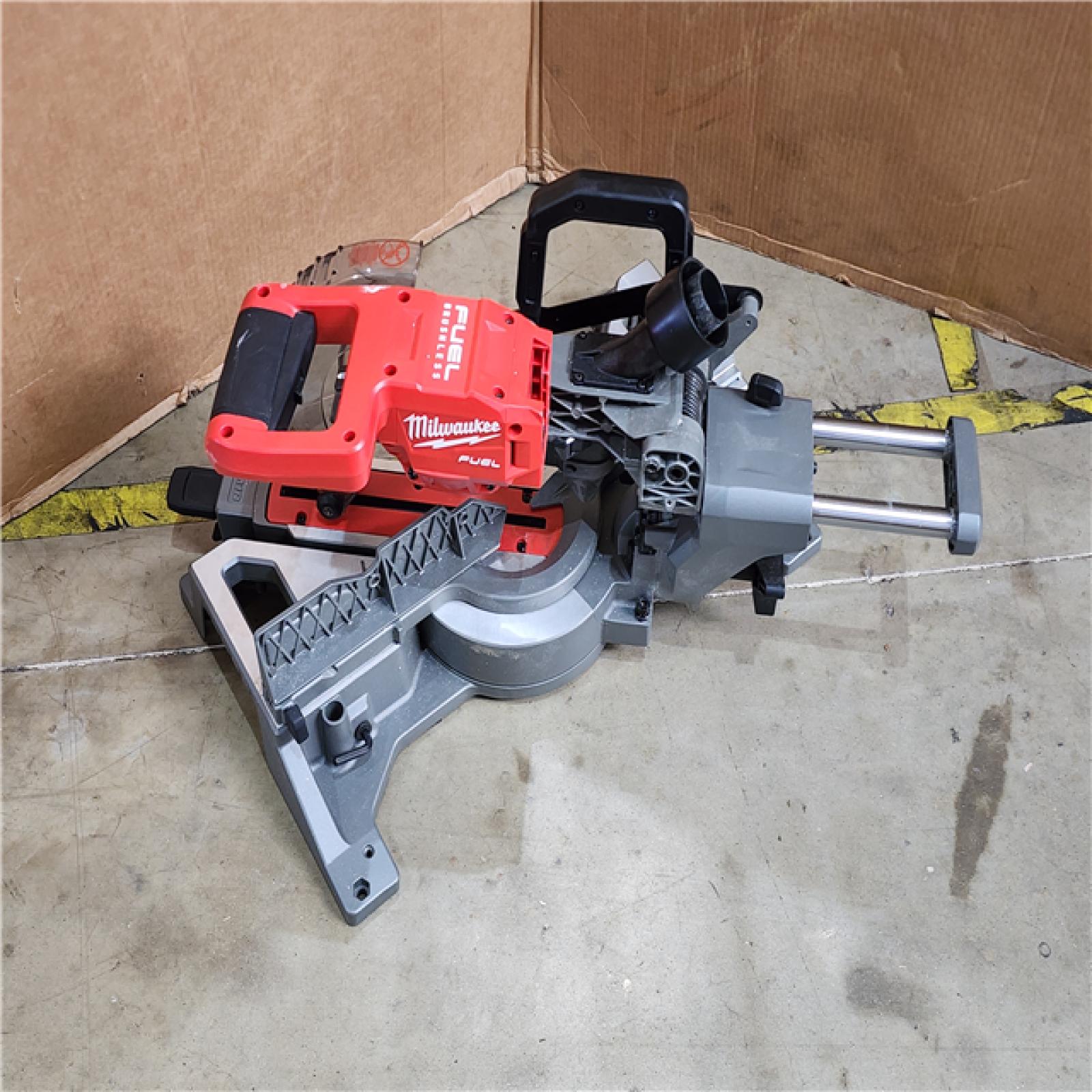 HOUSTON LOCATION - AS-IS Milwaukee M18 FUEL 7-1/4 in. Cordless Brushless Dual-Bevel Sliding Compound Miter Saw (Tool Only)