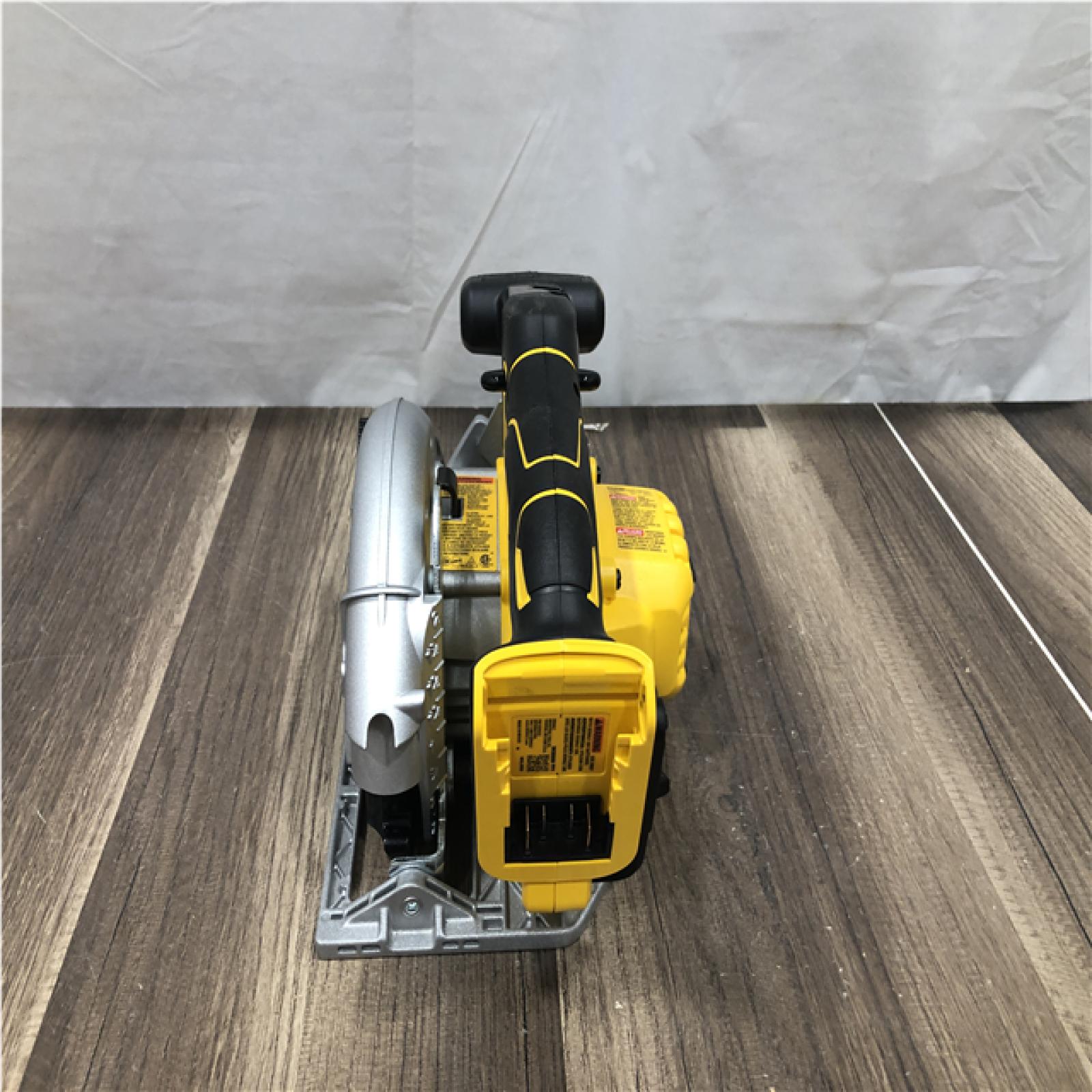 AS-IS DEWALT 20V MAX Cordless Brushless 6-1/2 in. Sidewinder Style Circular Saw (Tool Only)