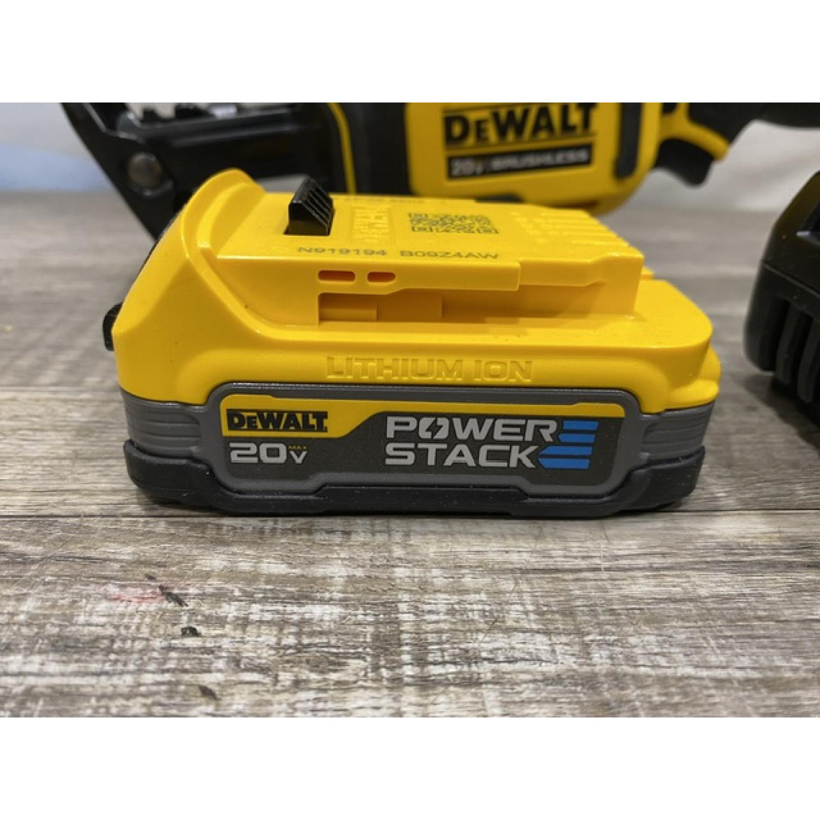 AS-IS DEWALT Atomic 20-Volt Maximum Cordless Brushless Compact Reciprocating Saw Kit