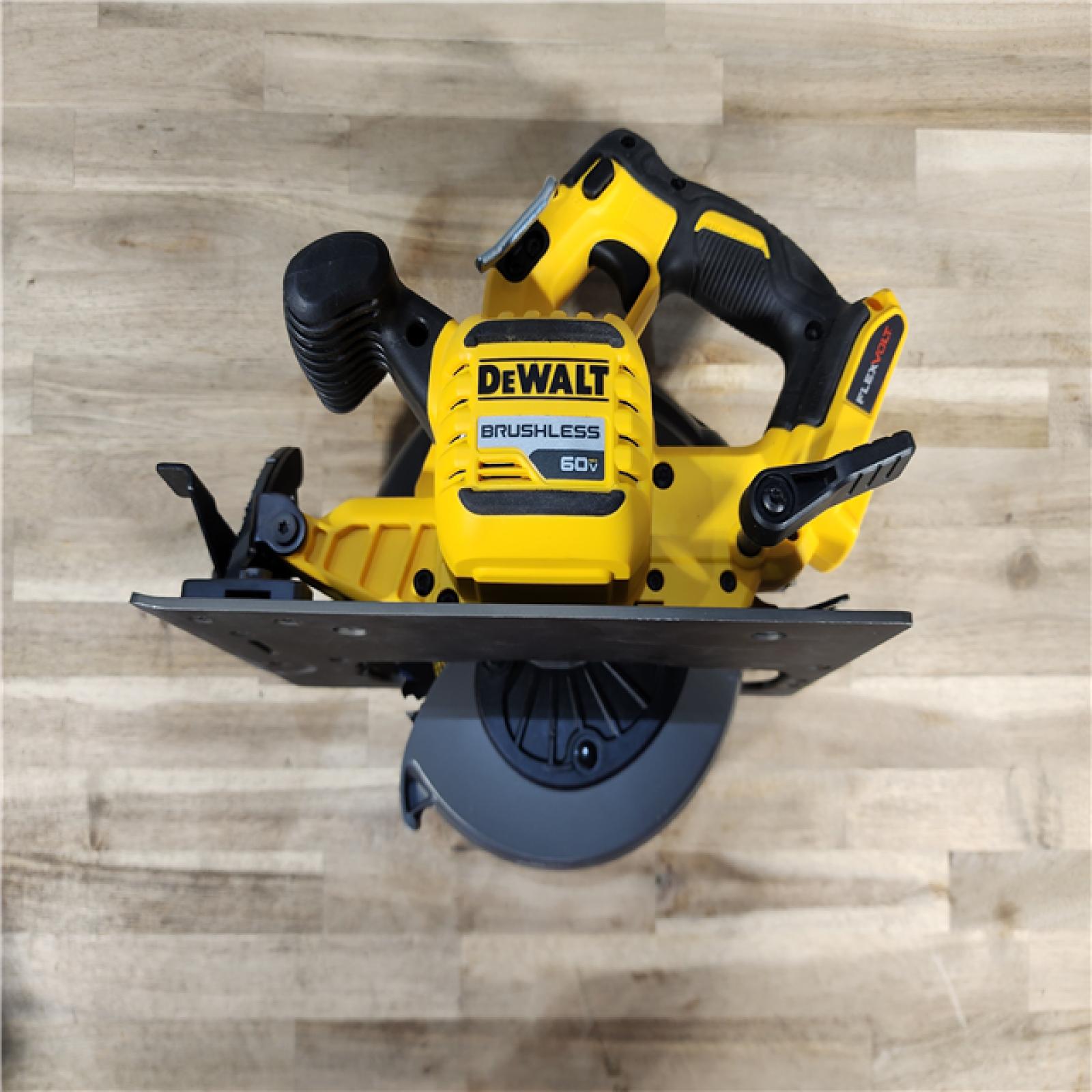 HOUSTON LOCATION - AS-IS DeWALT Flexvolt Max 7-1/4  60V Brushless Circular Saw DCS578B (Bare Tool)