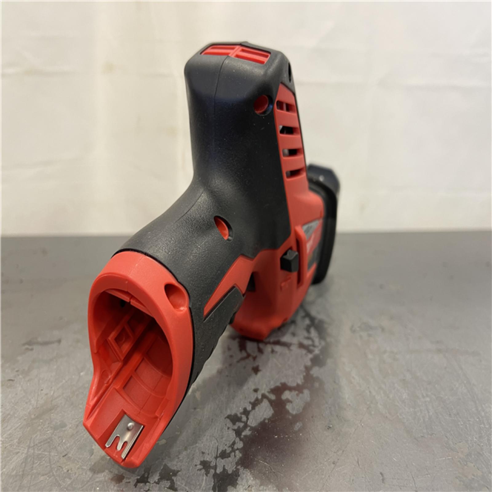 AS-IS - Milwaukee M12 12V Lithium-Ion HACKZALL Cordless Reciprocating Saw Kit