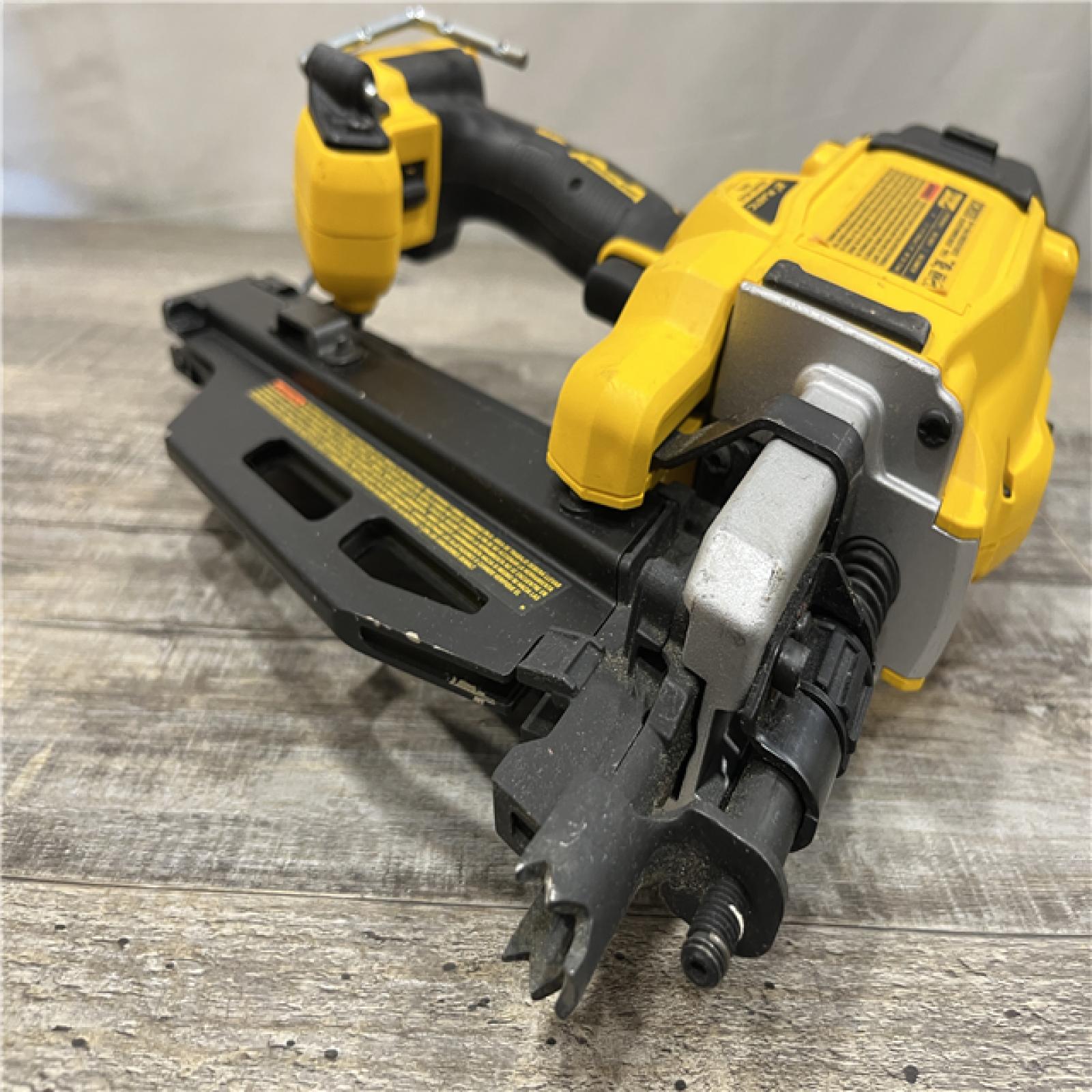 AS-IS DEWALT 20-Volt 21° Cordless Framing Nailer (Tool-Only)