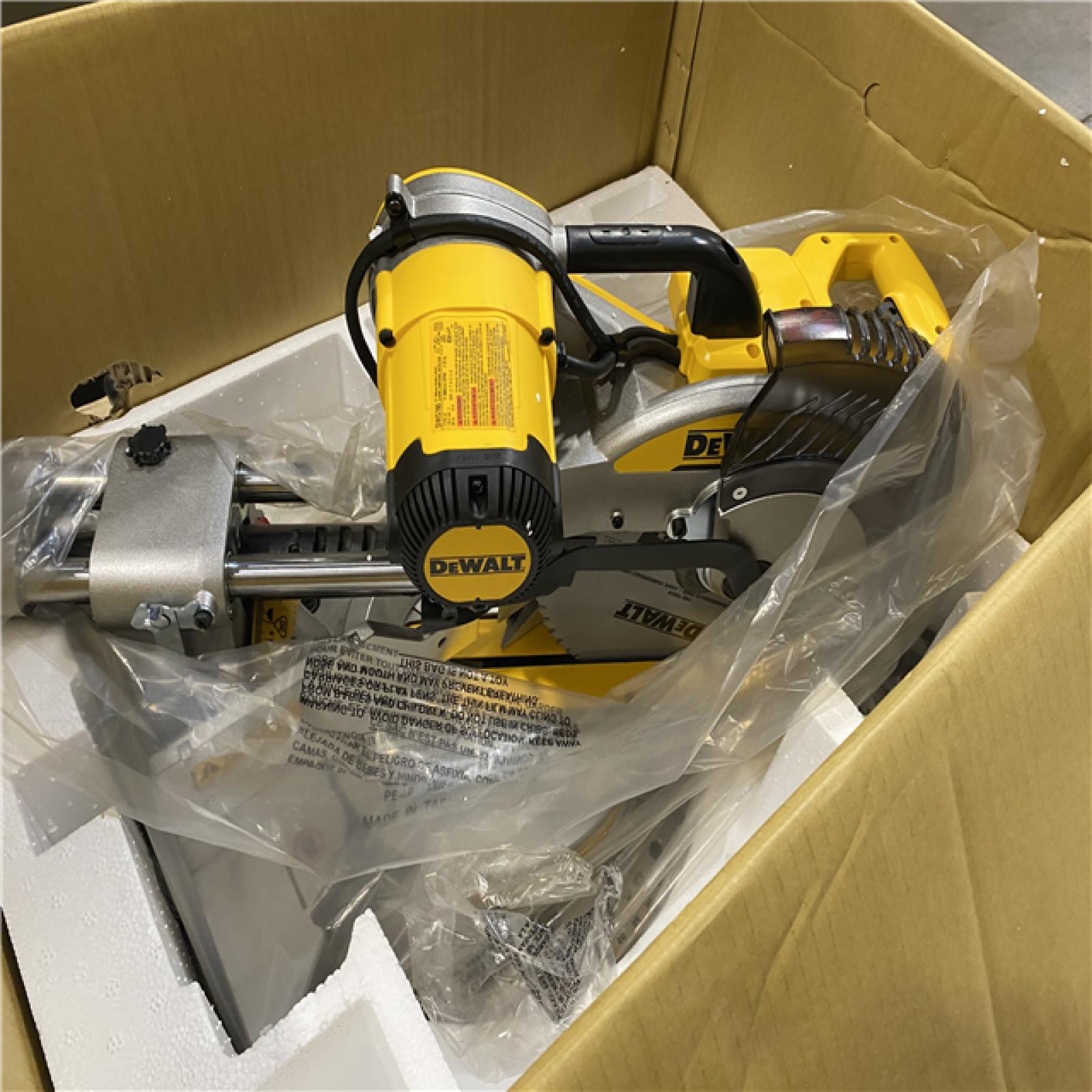 Dallas Location - As-Is 	DEWALT 15 Amp Corded 12 in. Double Bevel Sliding Compound Miter Saw
