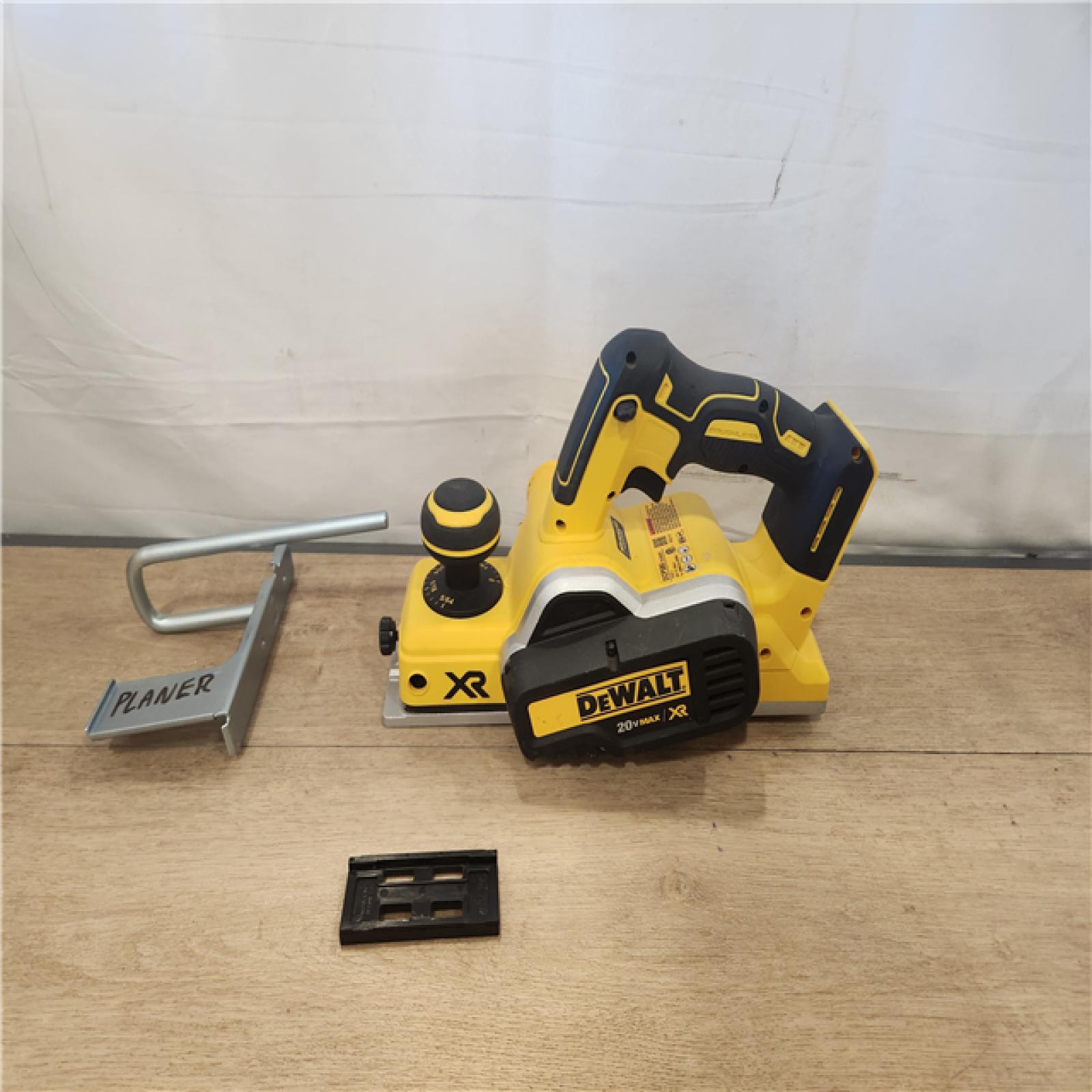AS-IS- DEWALT 20V MAX Lithium-Ion Cordless 1/2 in. Impact Wrench Kit