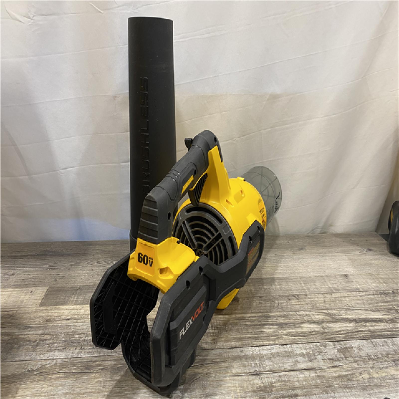 AS-IS DEWALT FLEXVOLT 60V MAX 125 MPH 600 CFM Brushless Cordless Battery Powered Blower Kit